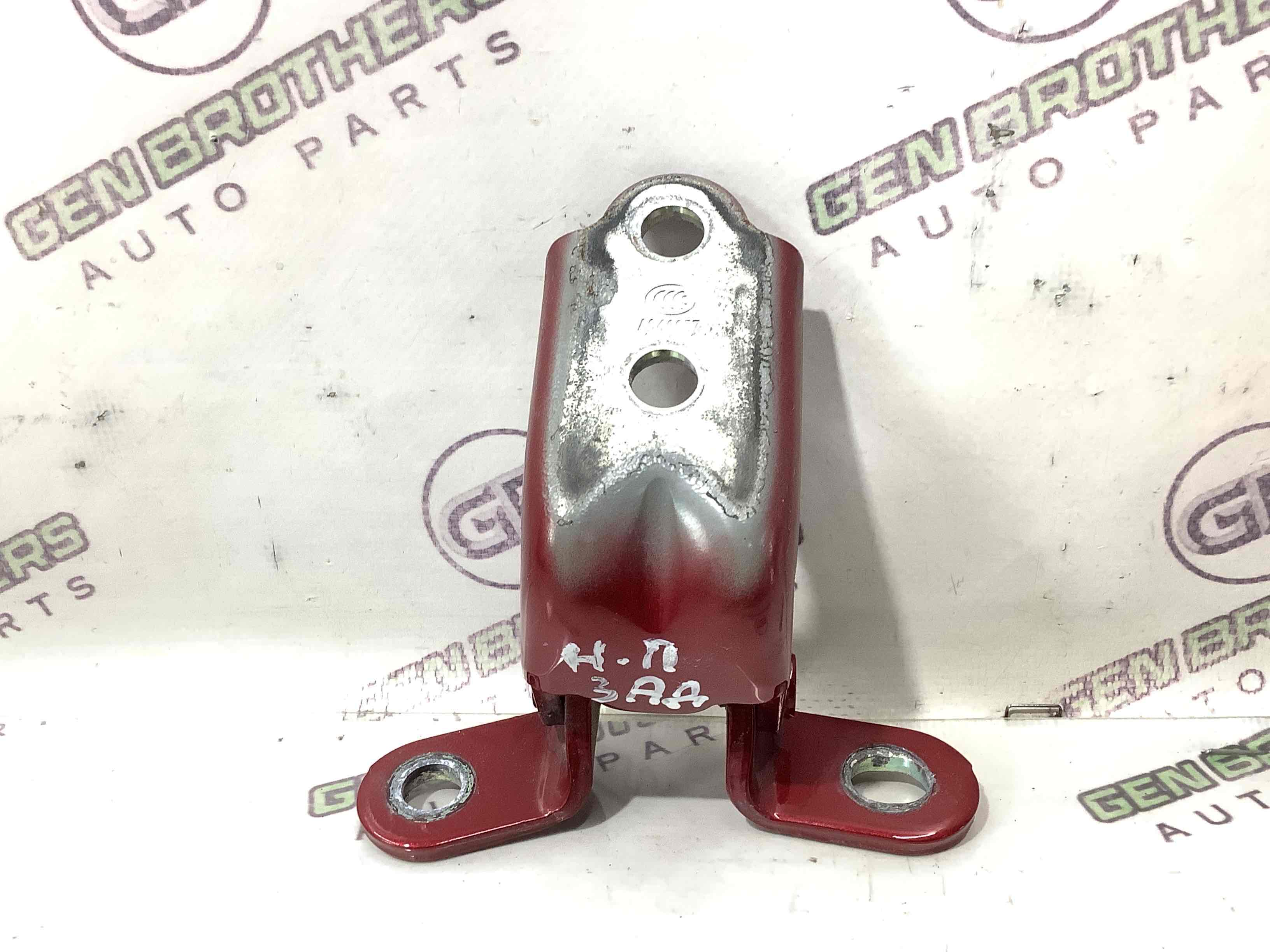 Петля двери, замок двери