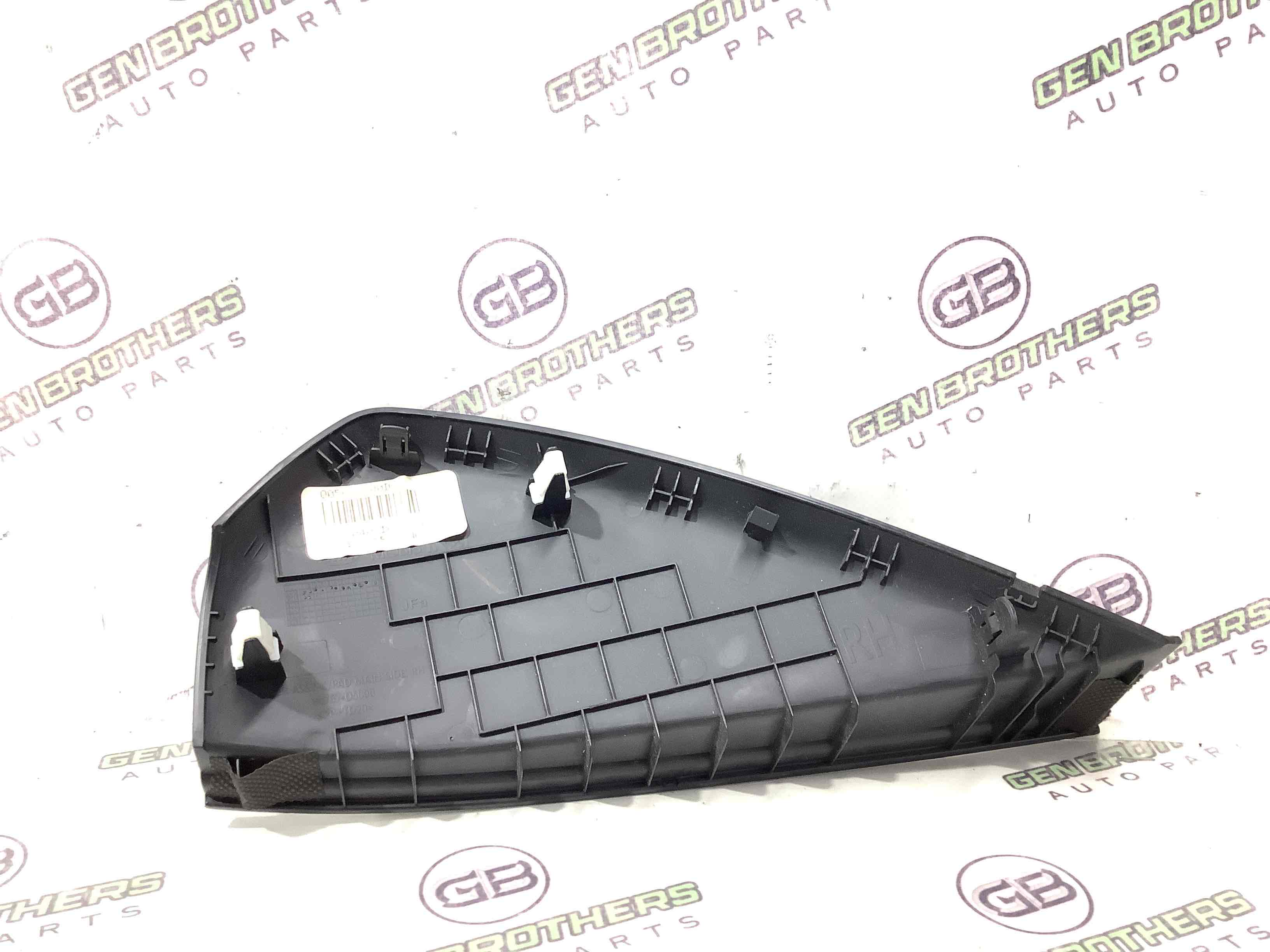 Обшивка приборной панели торпедо