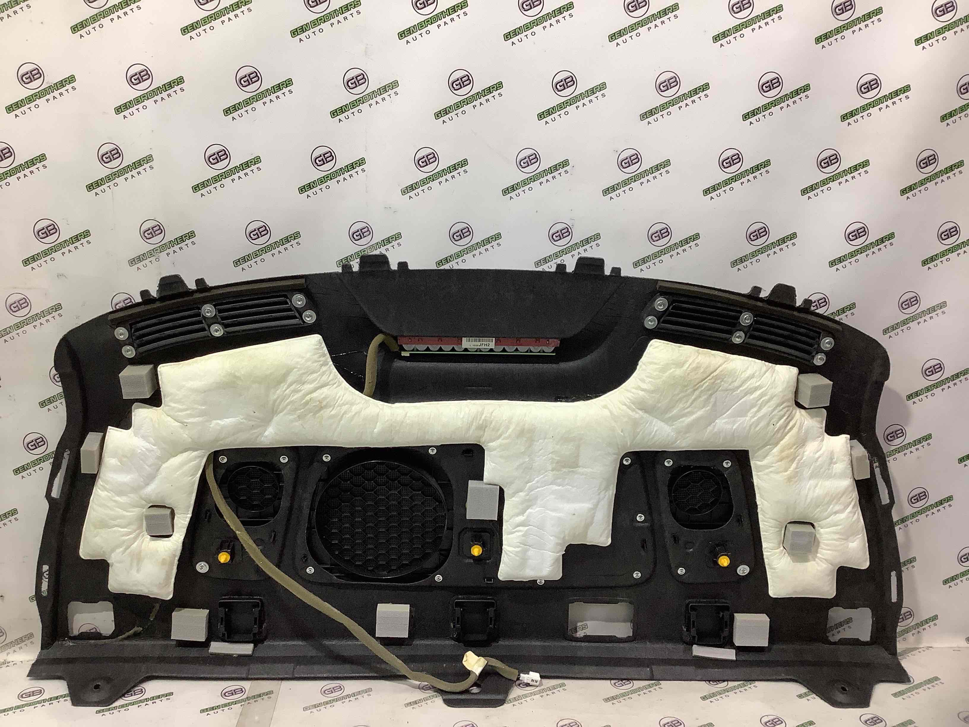 Обшивка задней полки