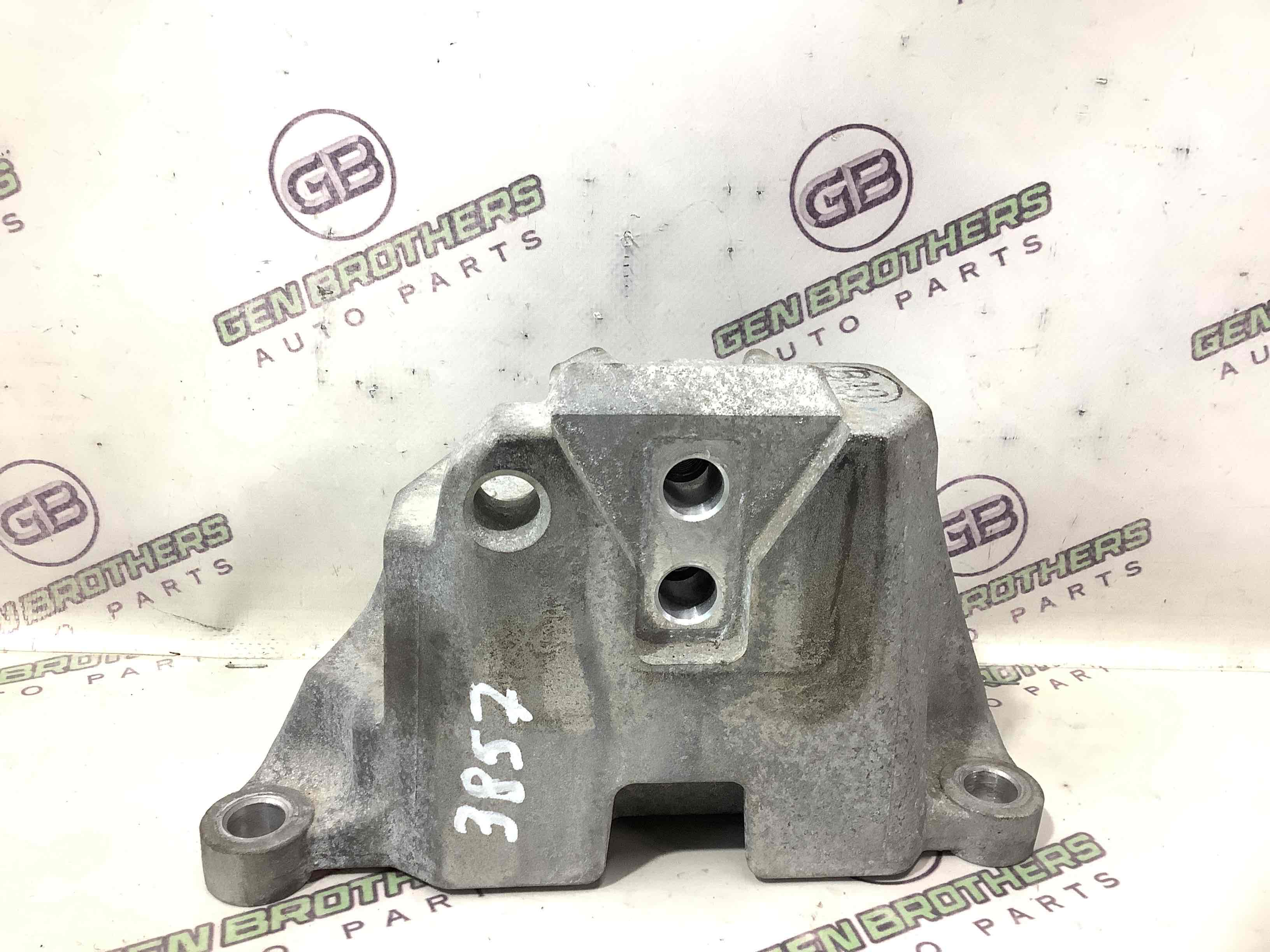 Кронштейн двигателя опорный