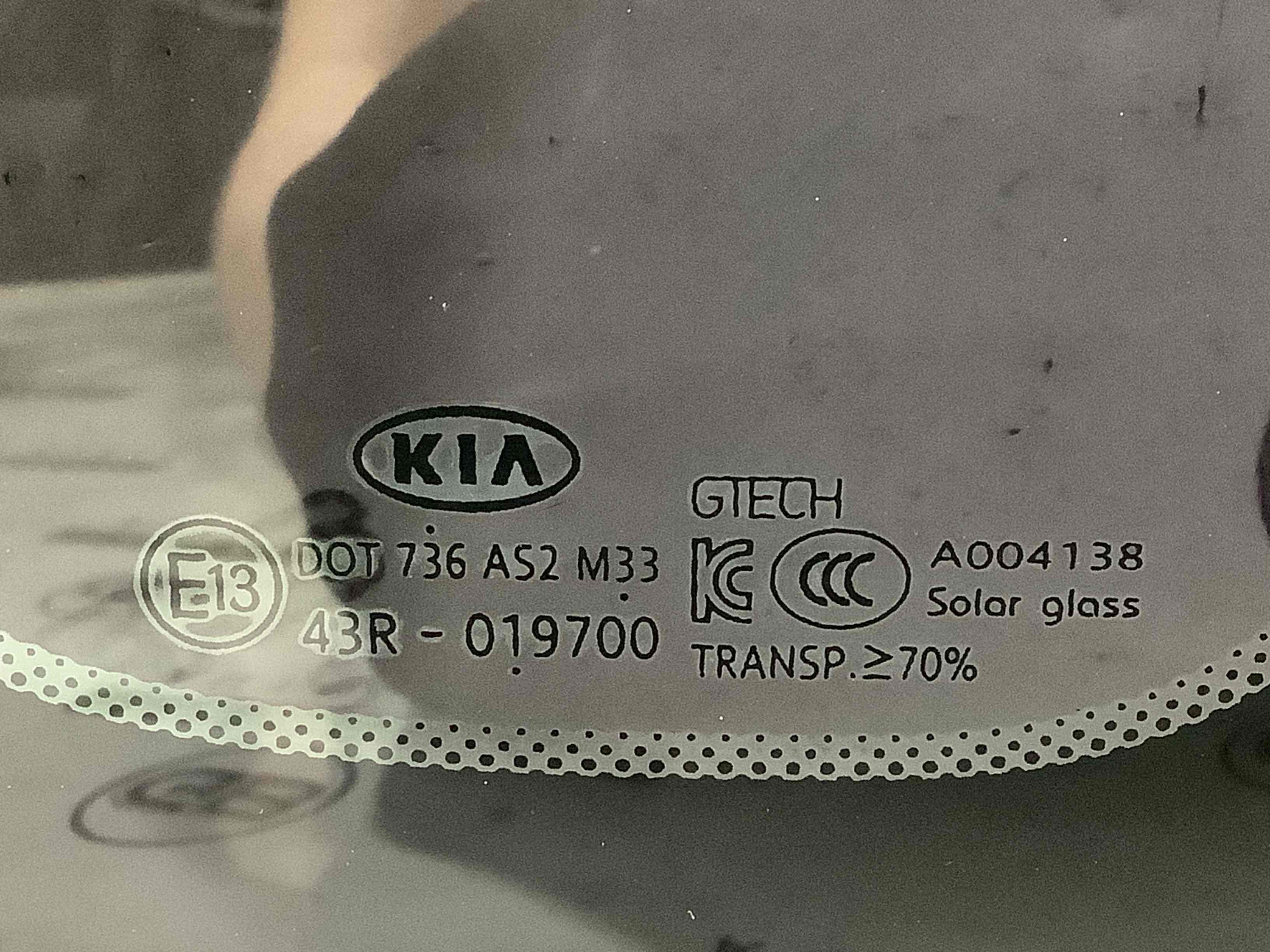 Стекло кузовное боковое правое