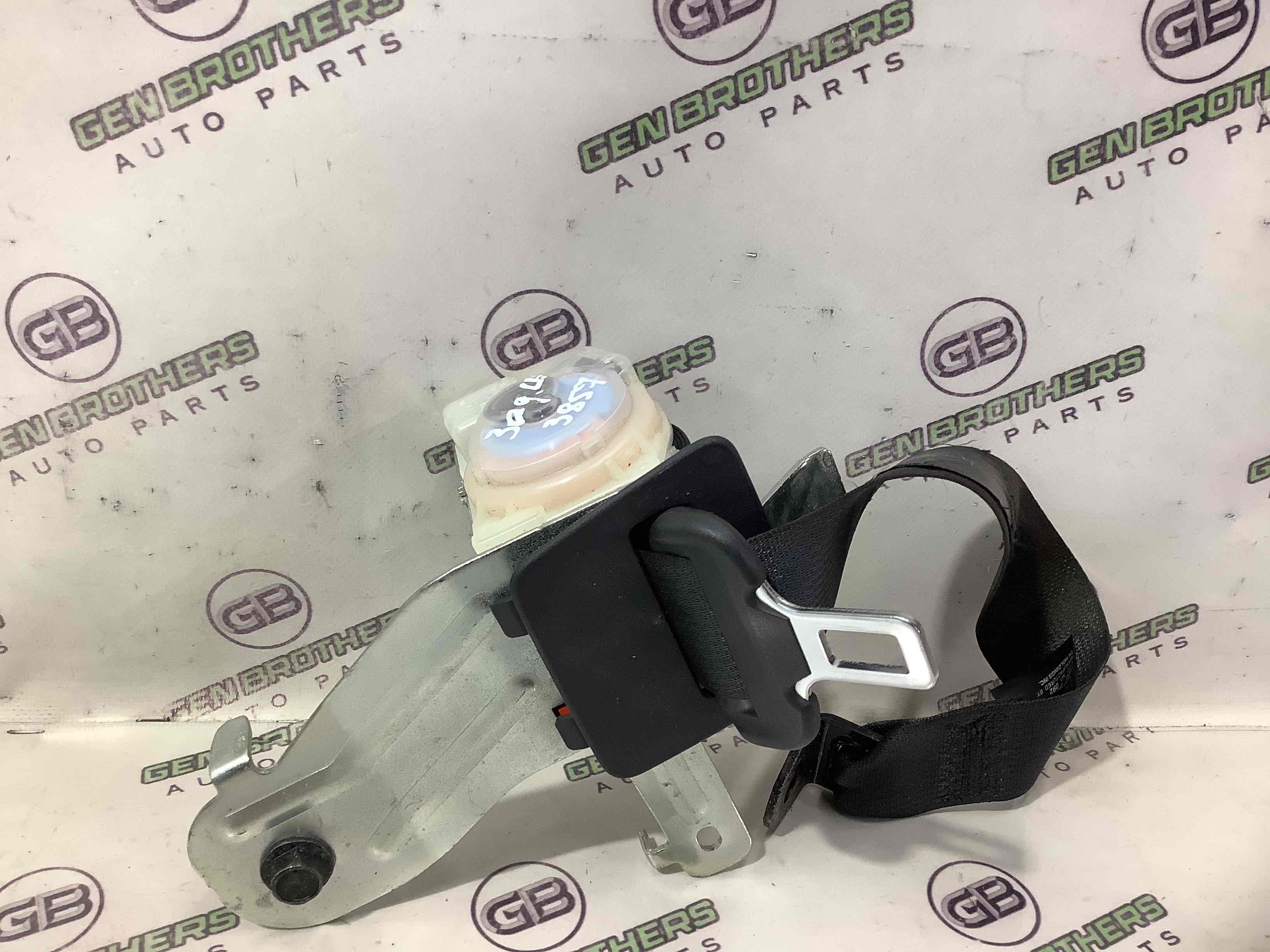 Ремень безопасности