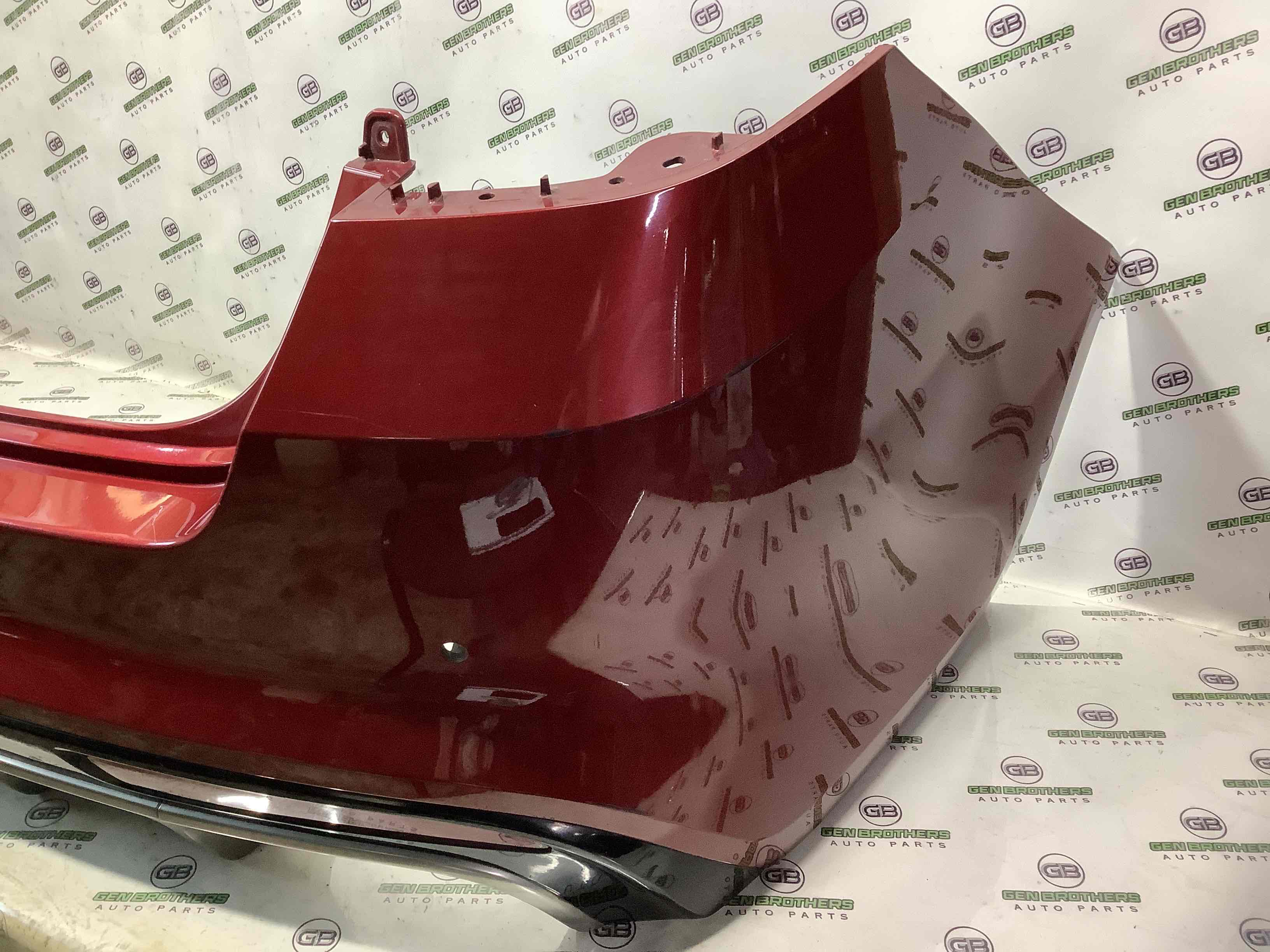 Бампер задний