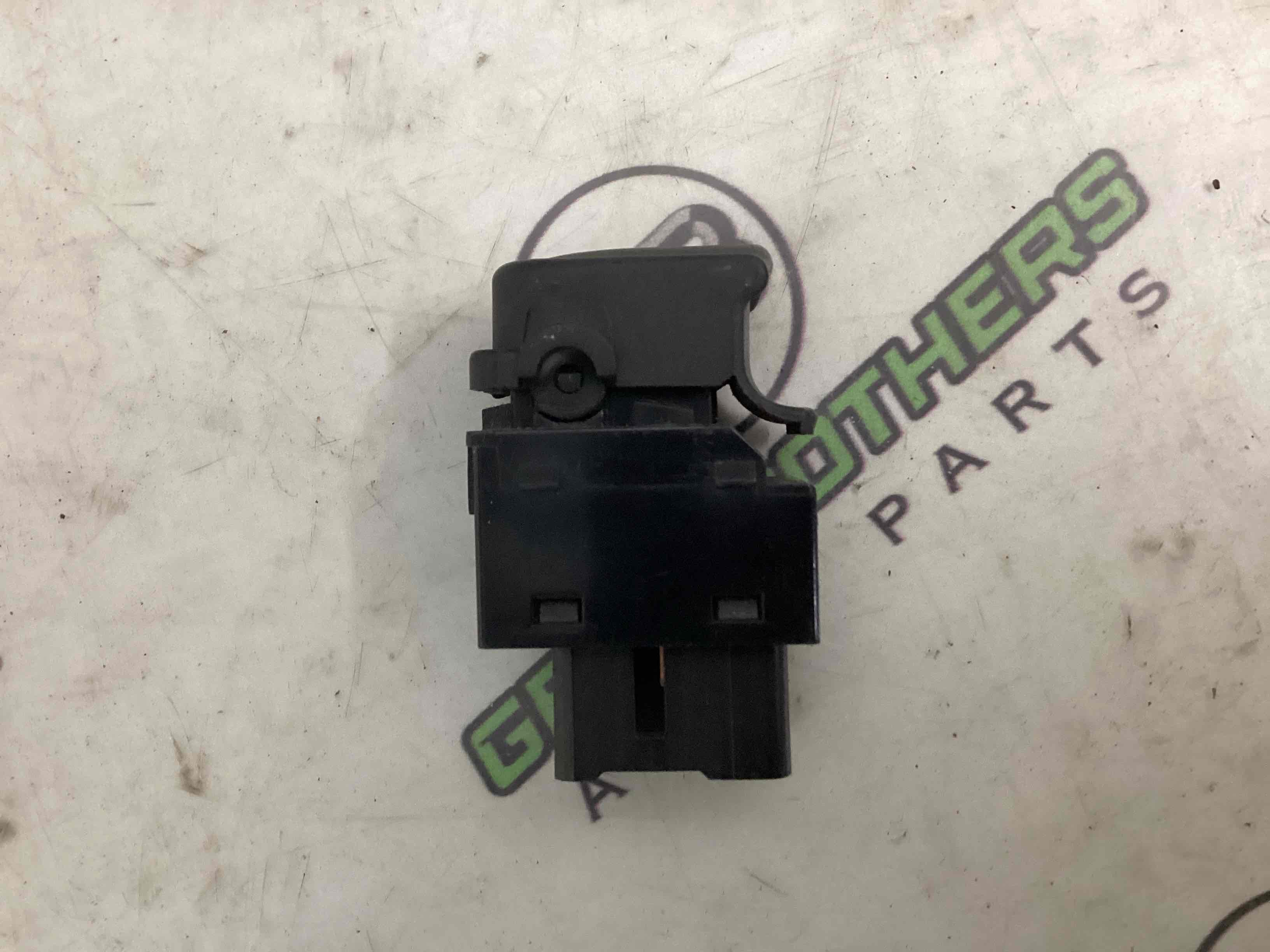 Полуось приводной вал