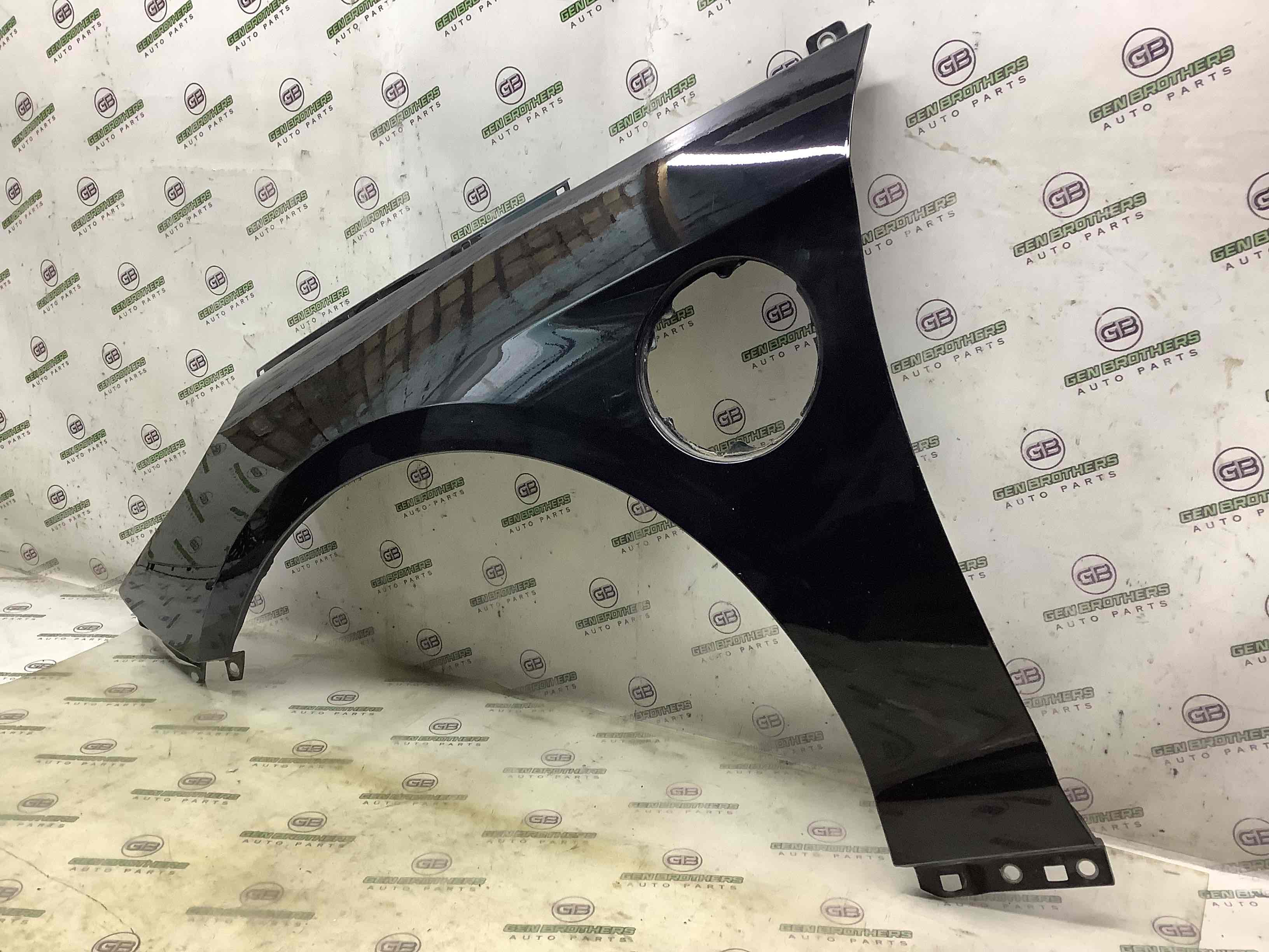 Крило переднє ліве