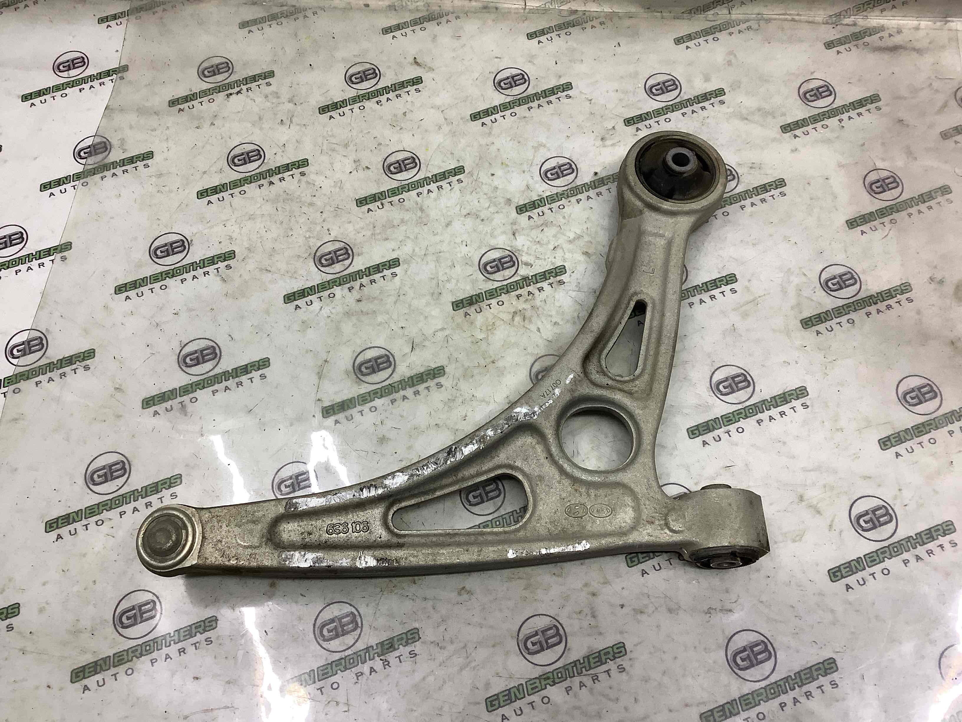 Важіль передній лівий