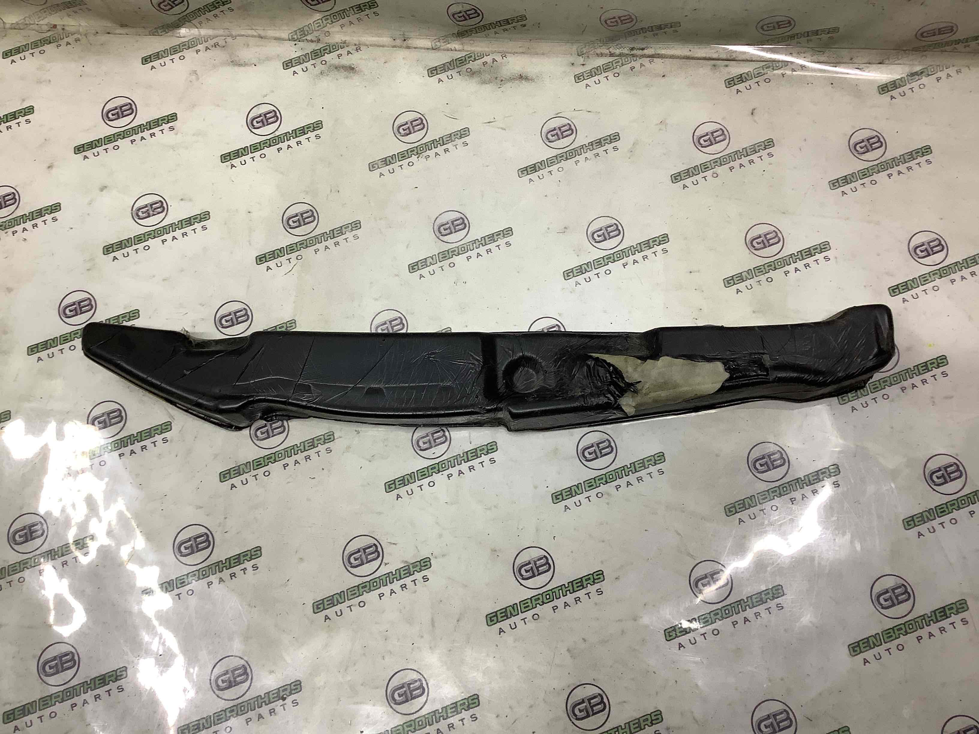 Ізолятор крила, ущільнювач та повітропровід крила