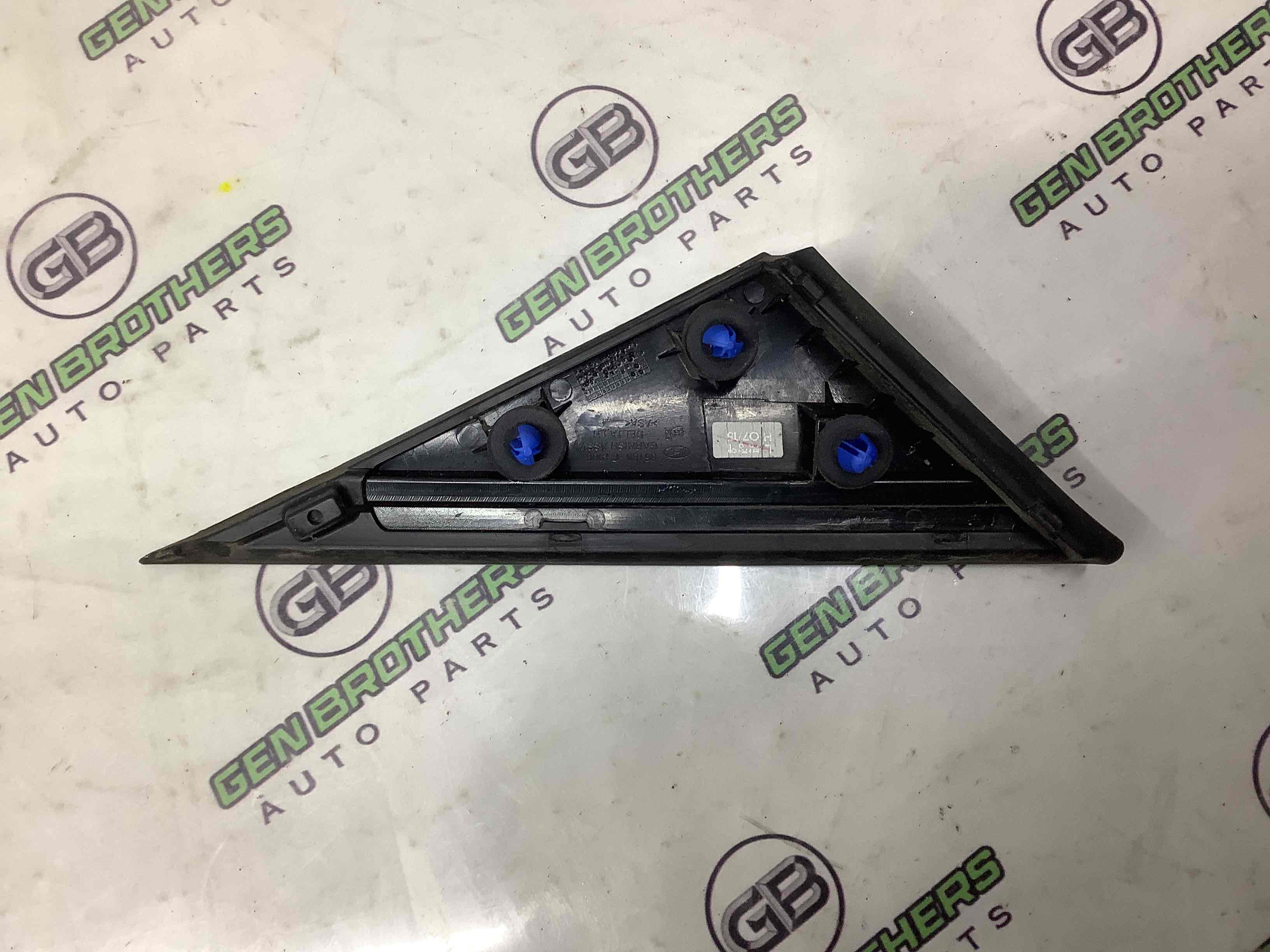 Корпус, накладка, кріплення лівого дзеркала