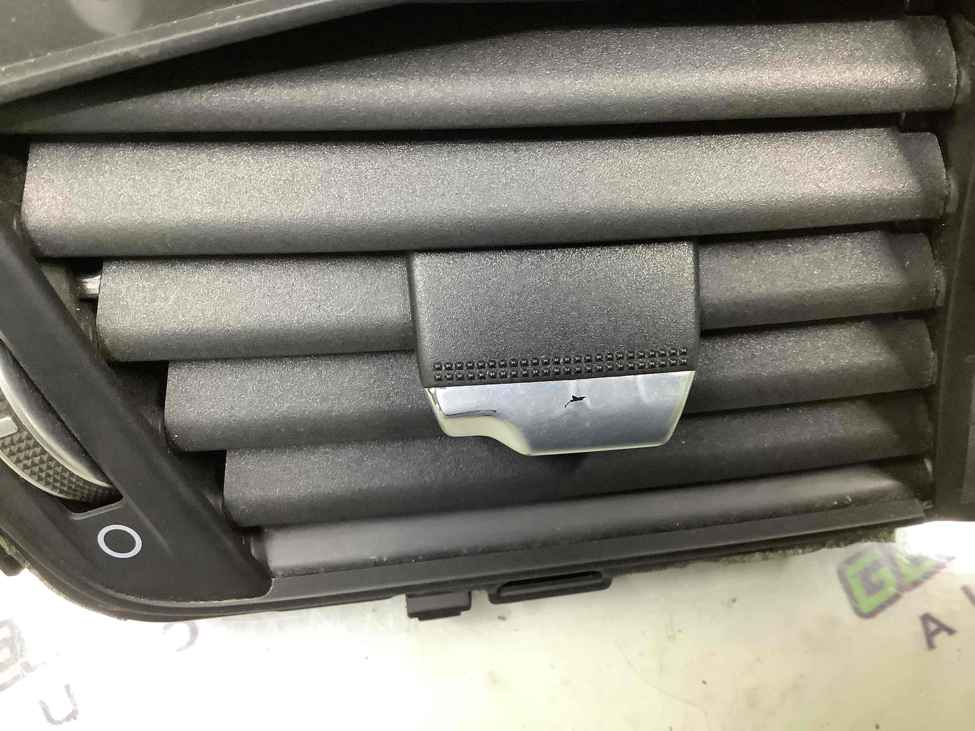 Дефлектор обдування салону