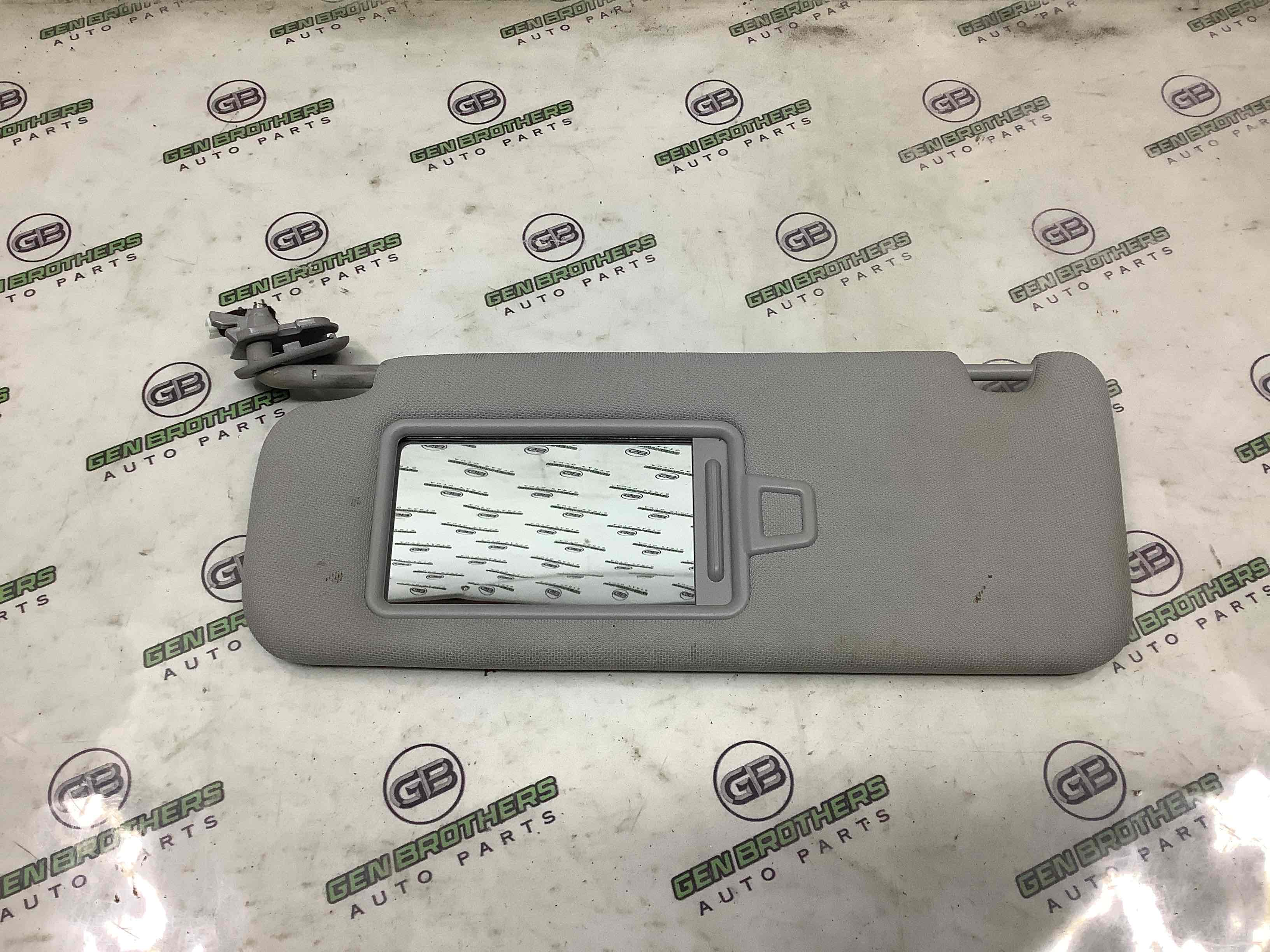 Козирок сонцезахисний