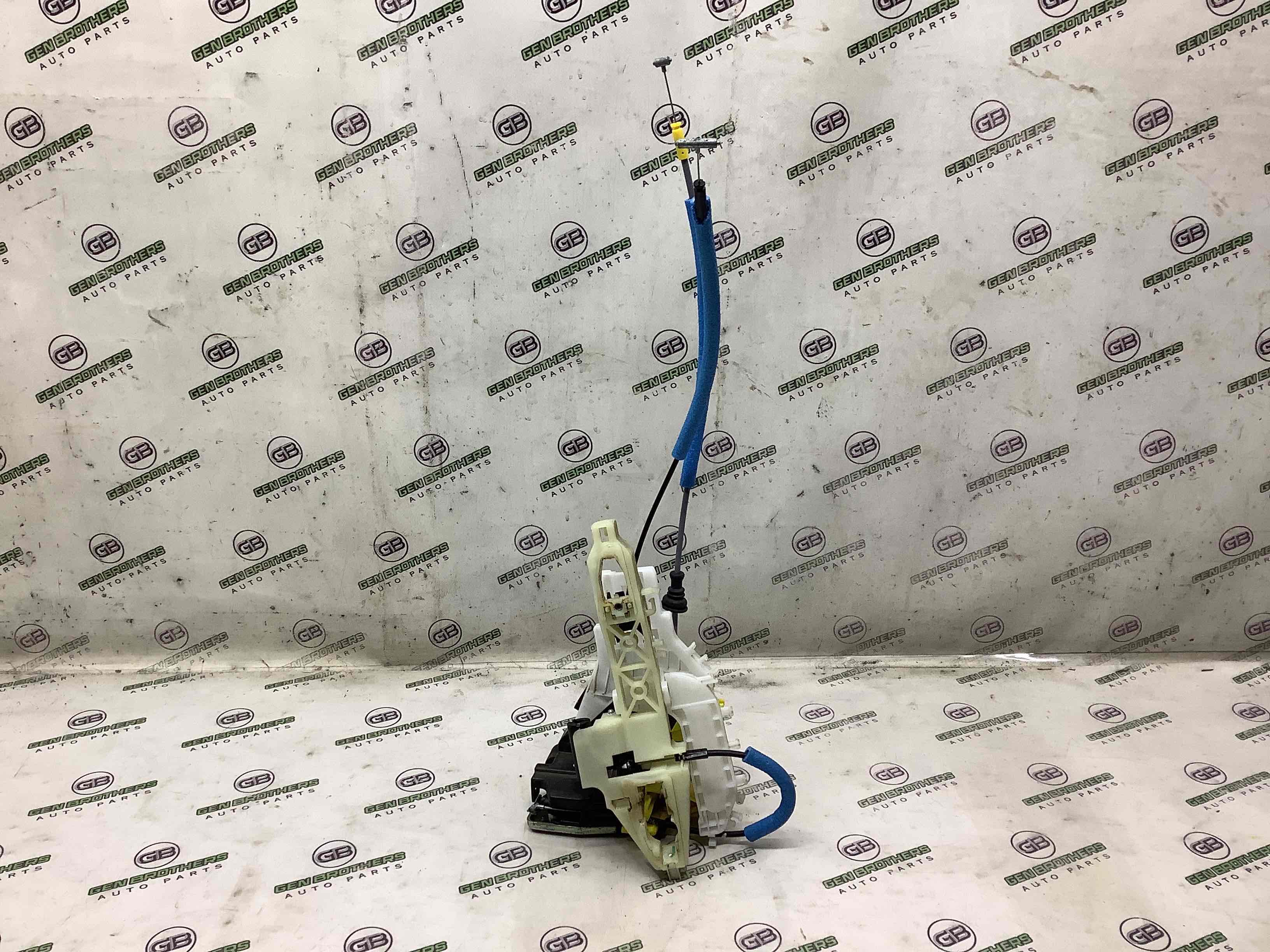 Замок дверей передньої лівої