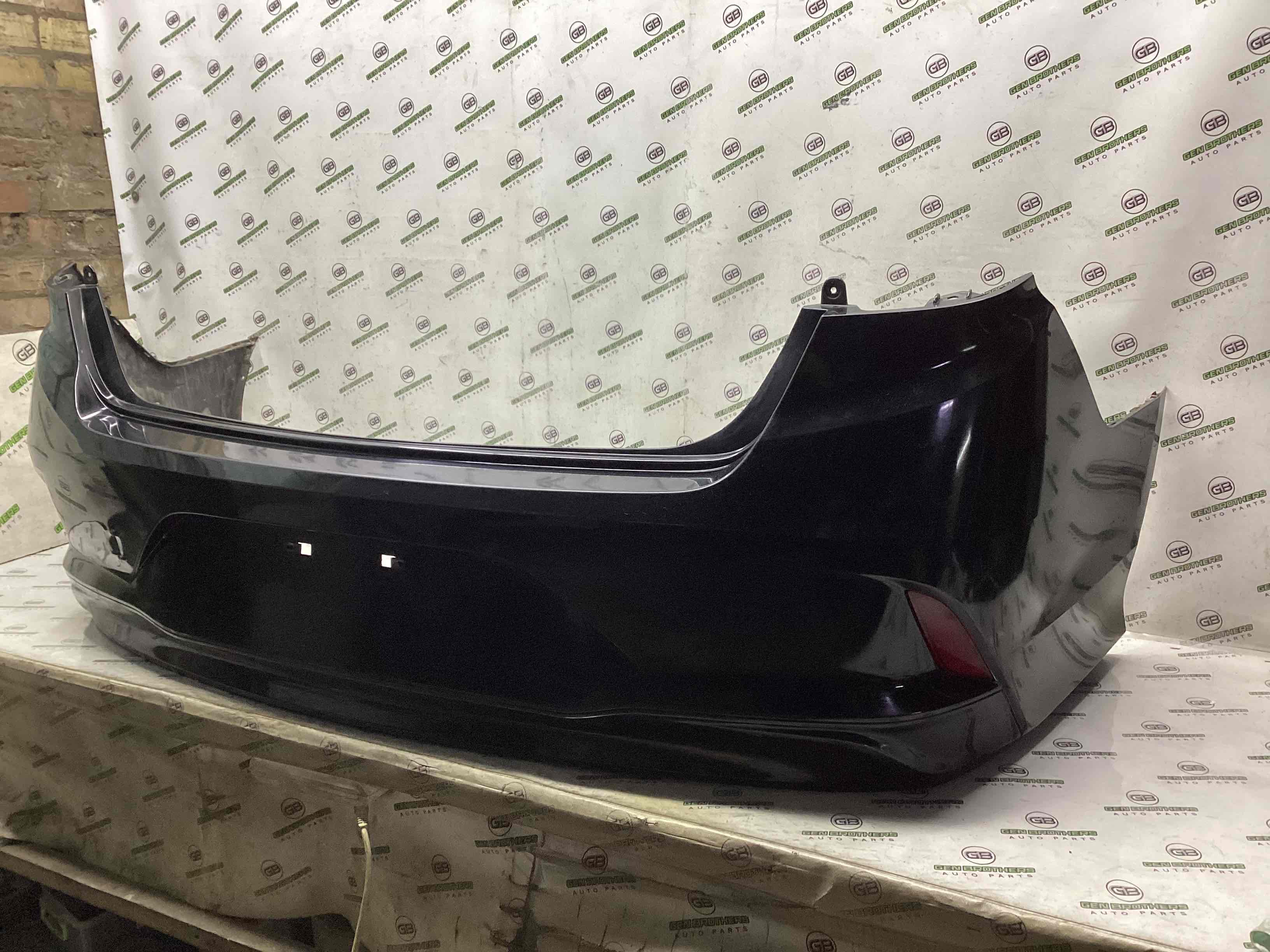 Бампер задній