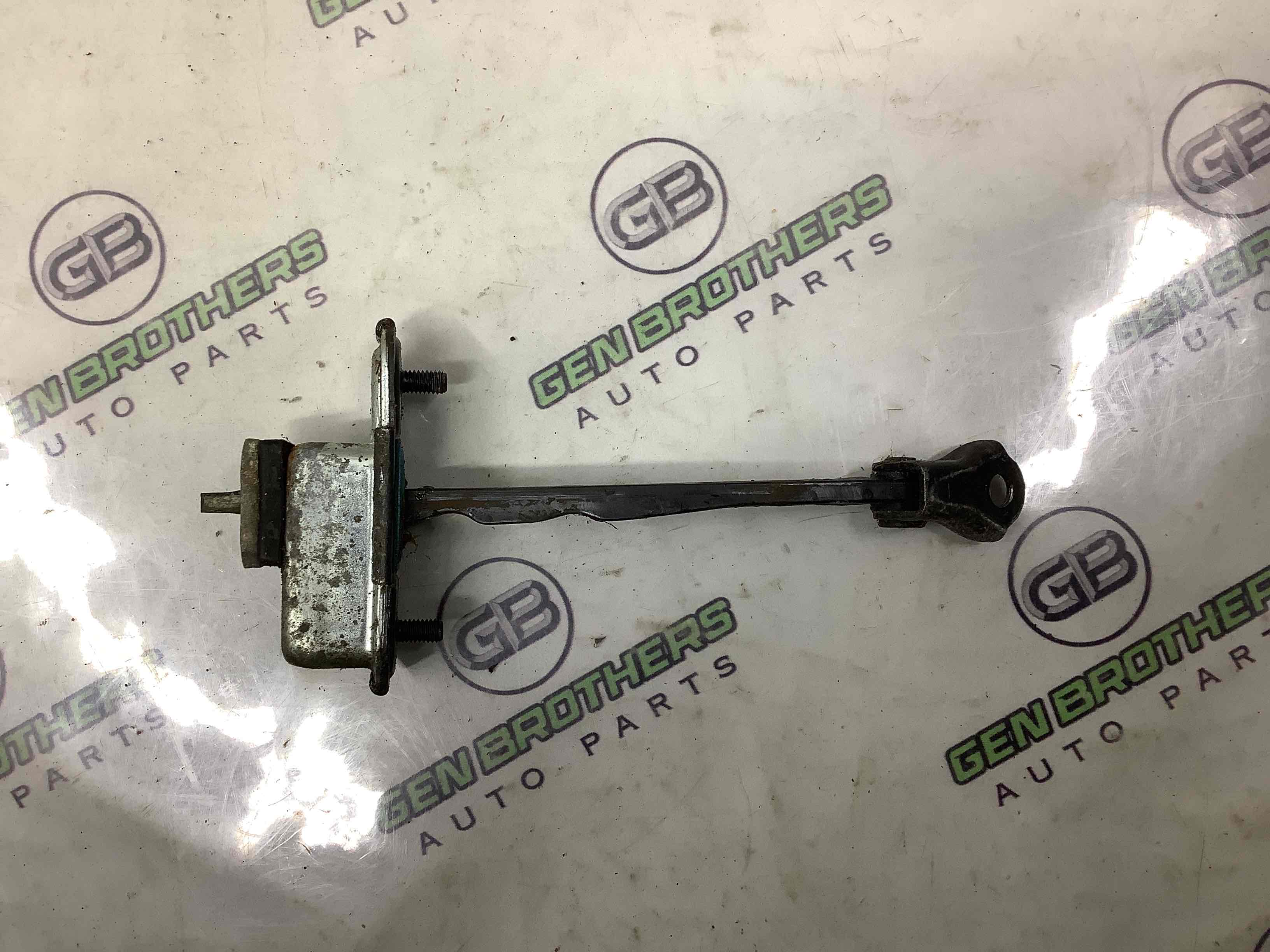 Обмежувач відчинення дверей