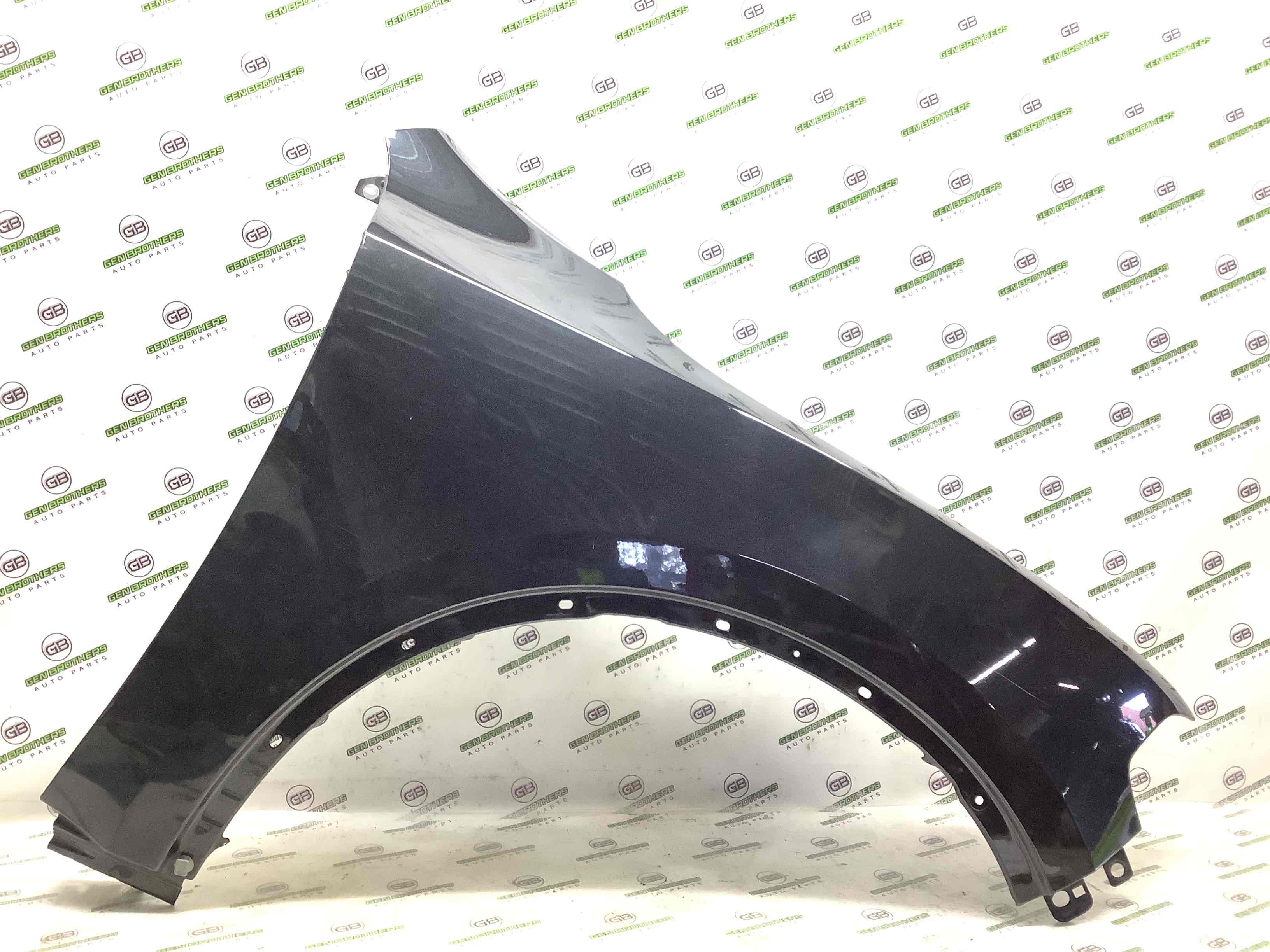 Крыло переднее правое