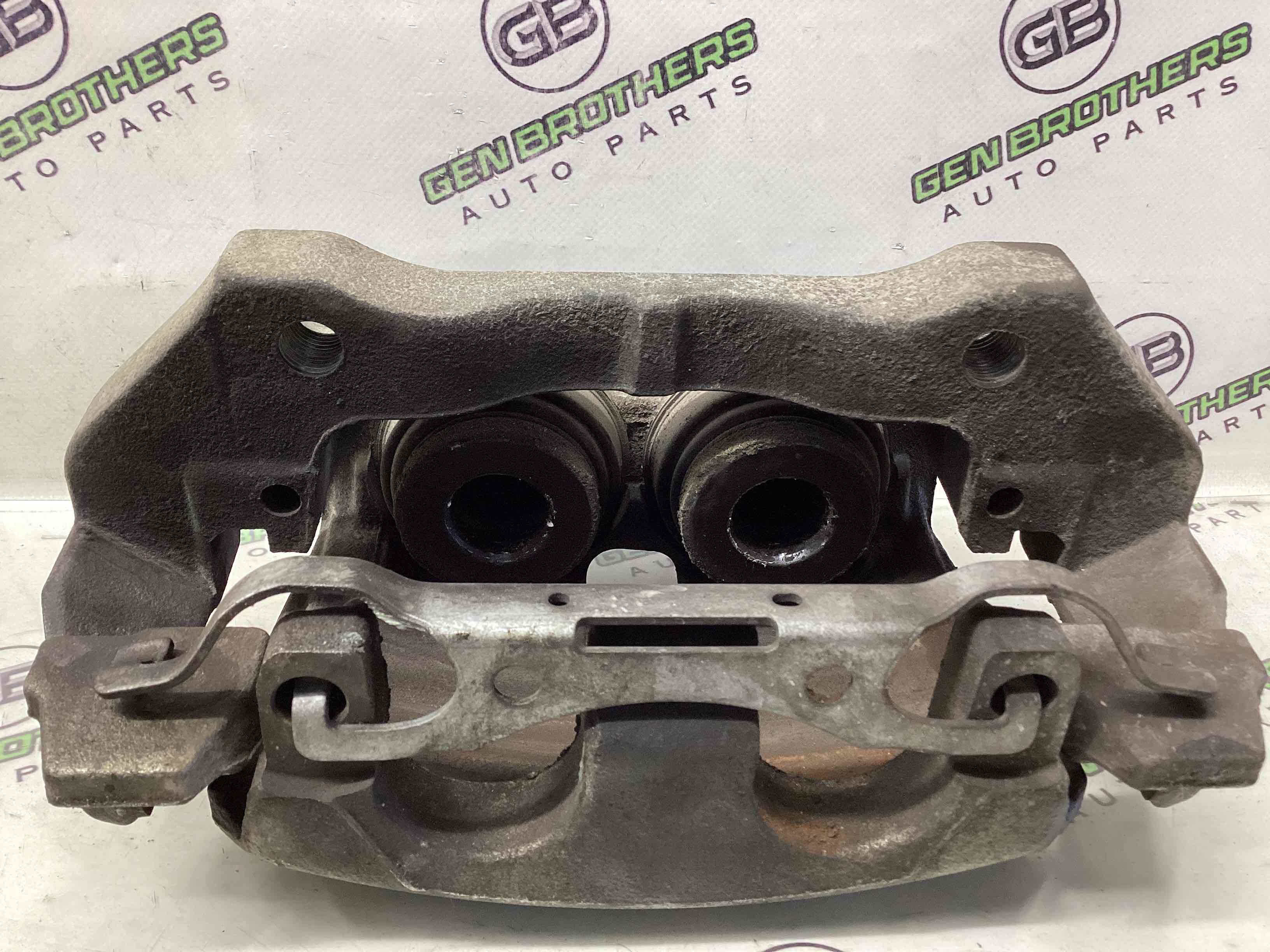 Суппорт передний правый