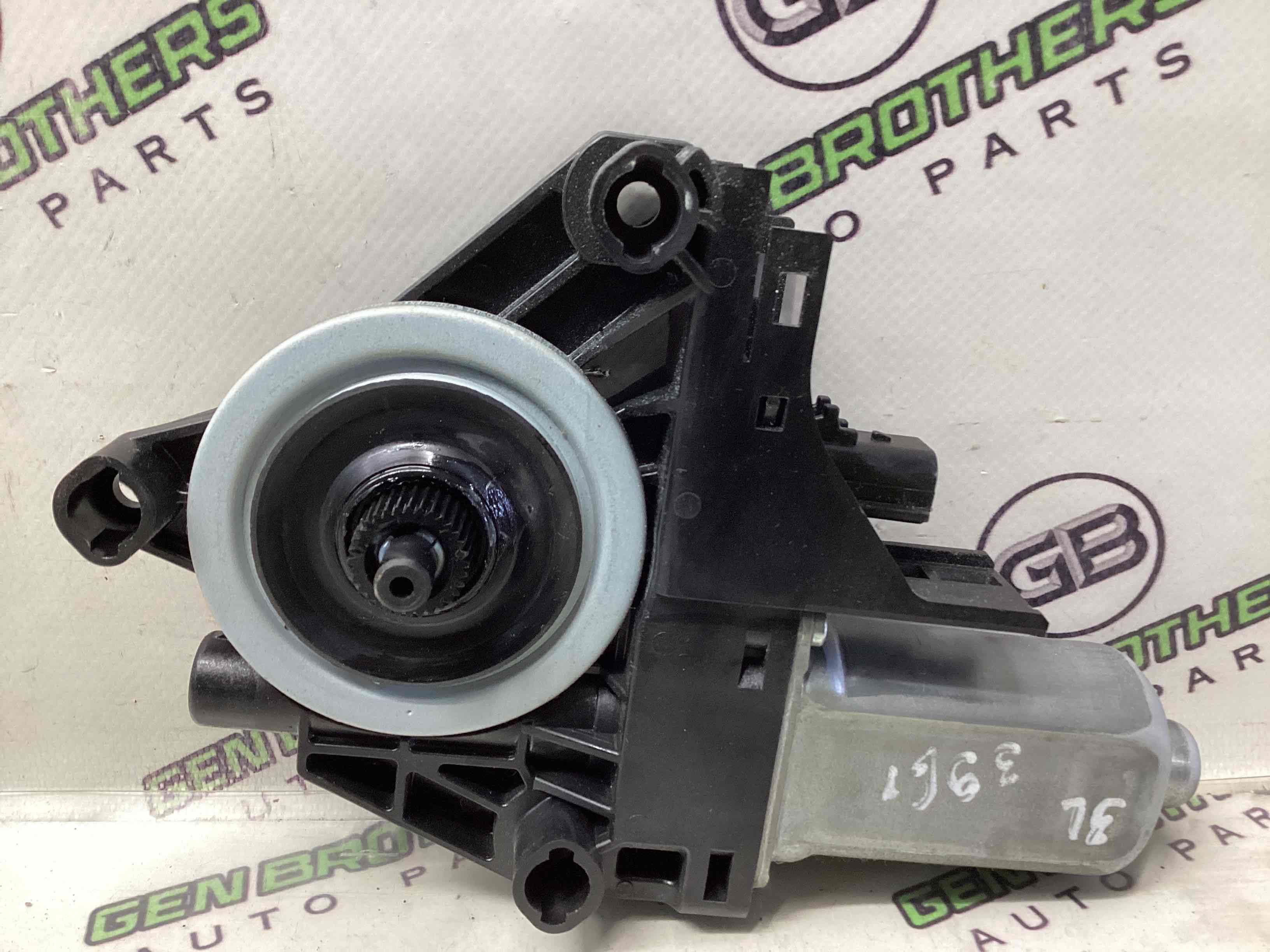 Моторчик стеклоподъемника