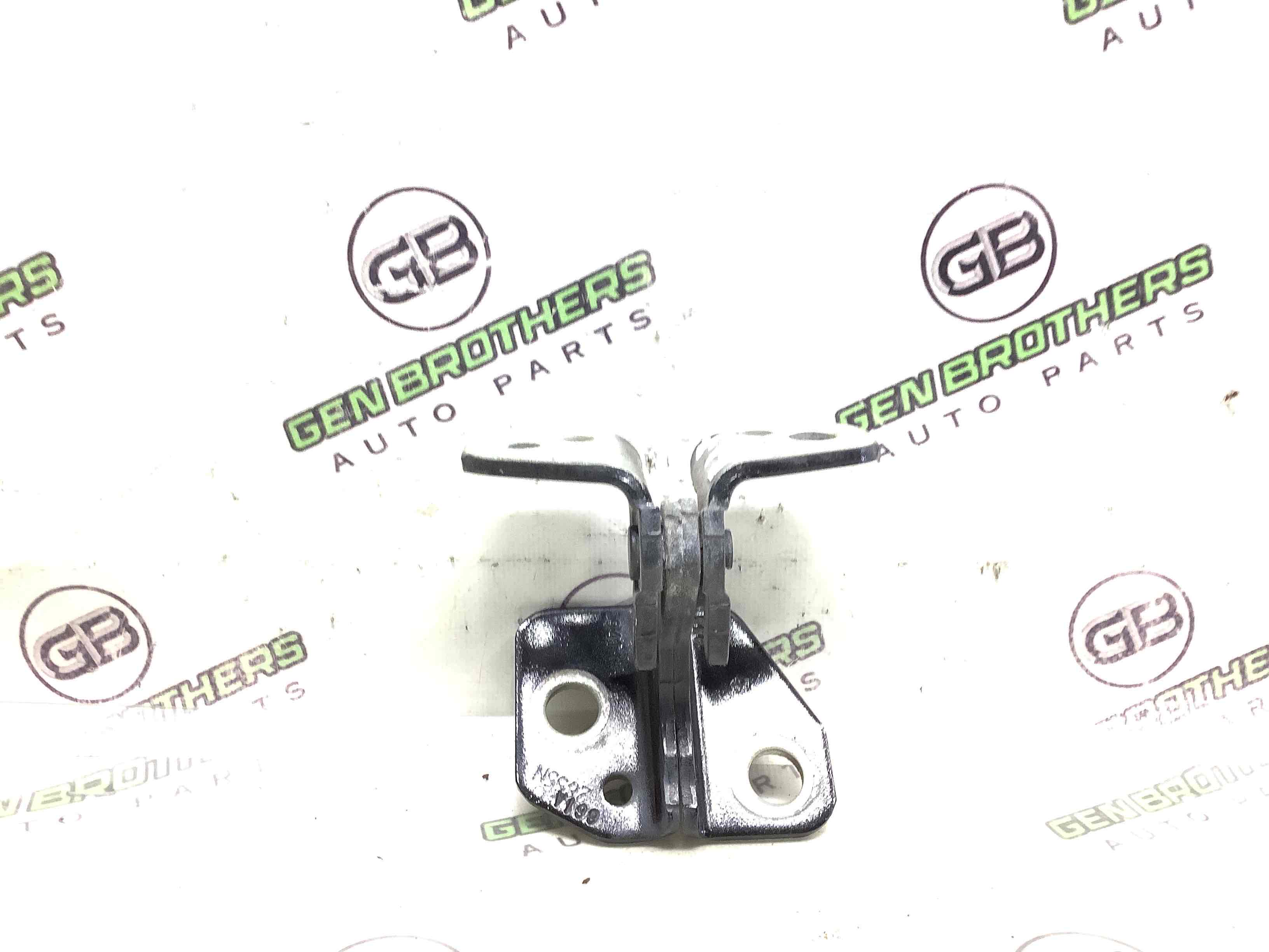 Петля двери, замок двери