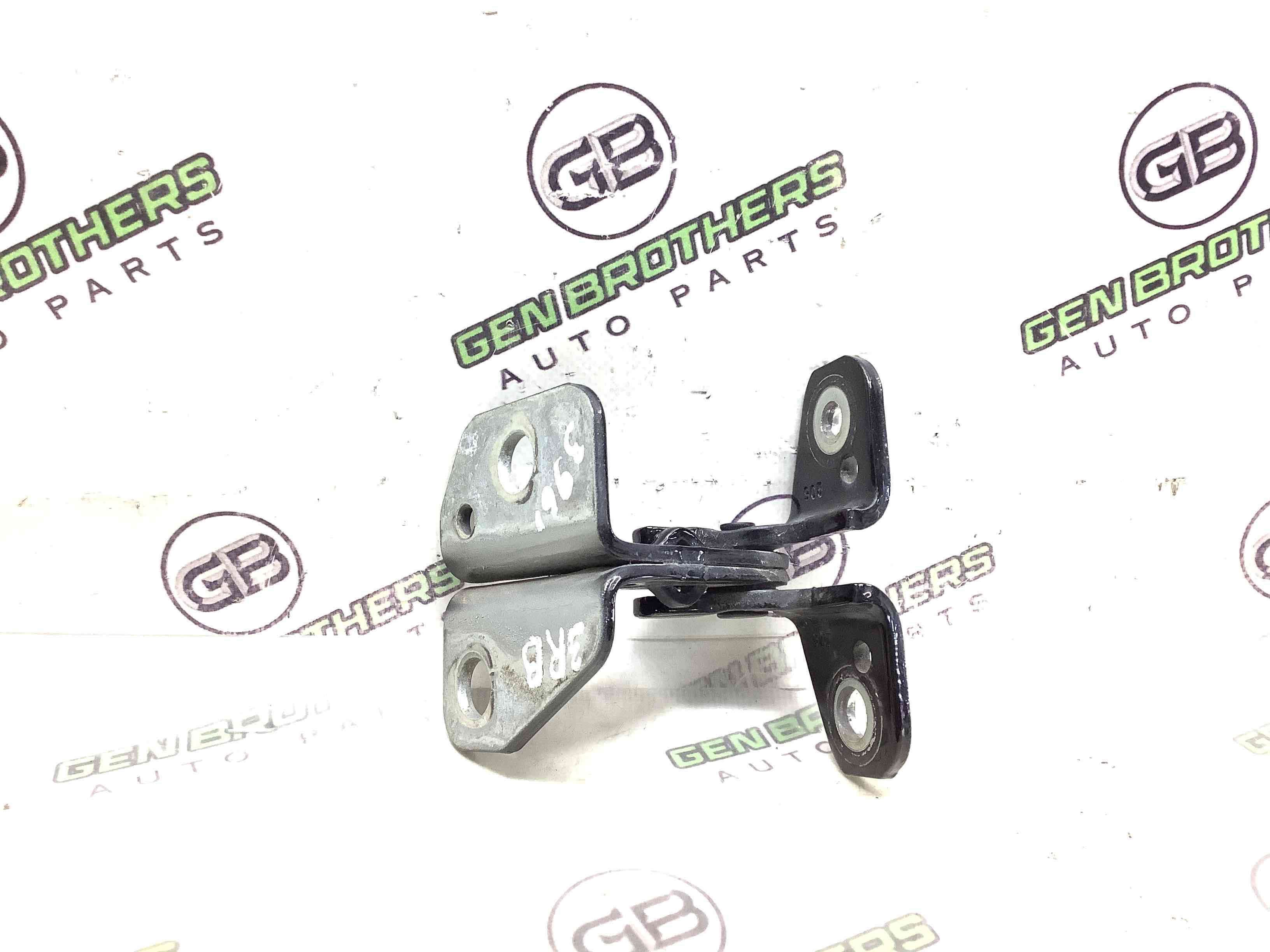 Петля двери, замок двери