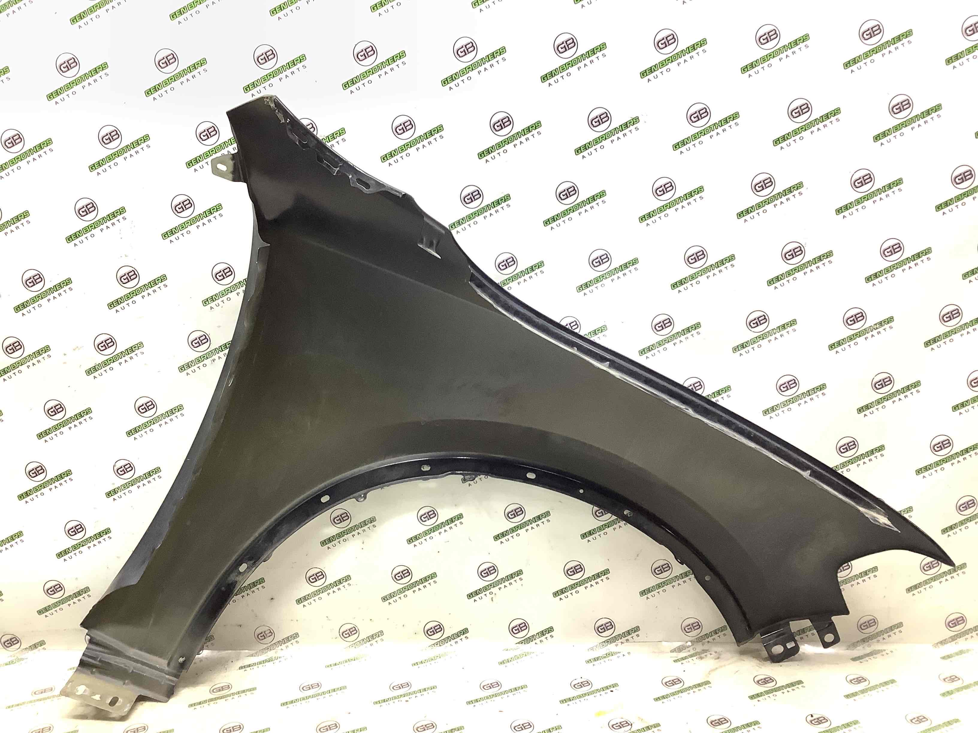 Крыло переднее левое