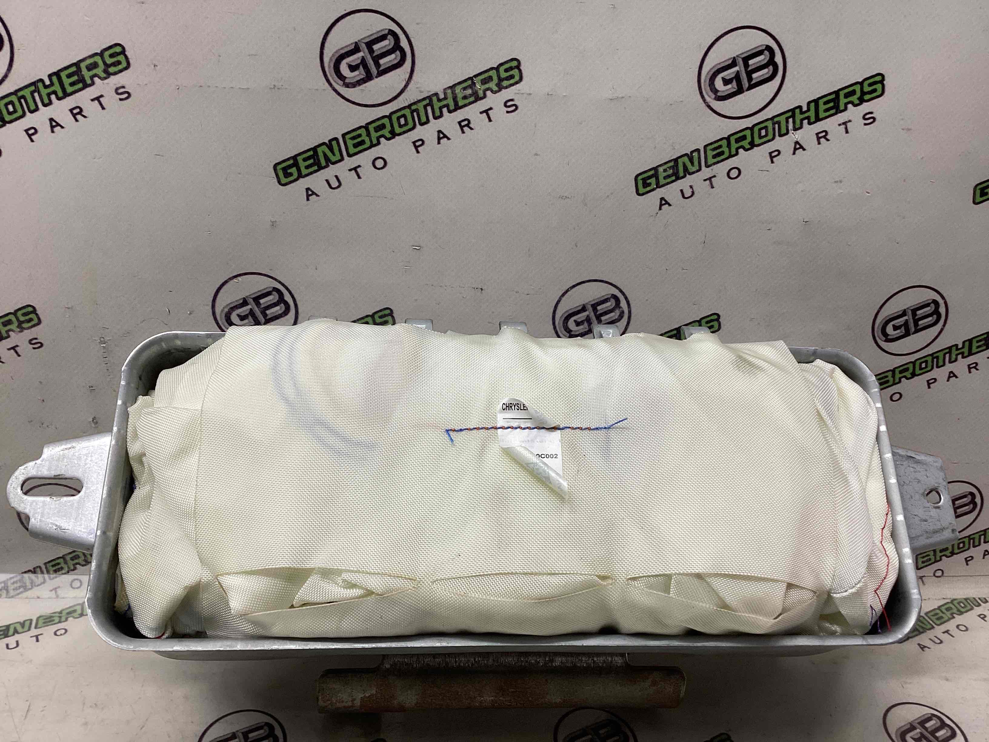 Подушка безопасности пассажира торпедо