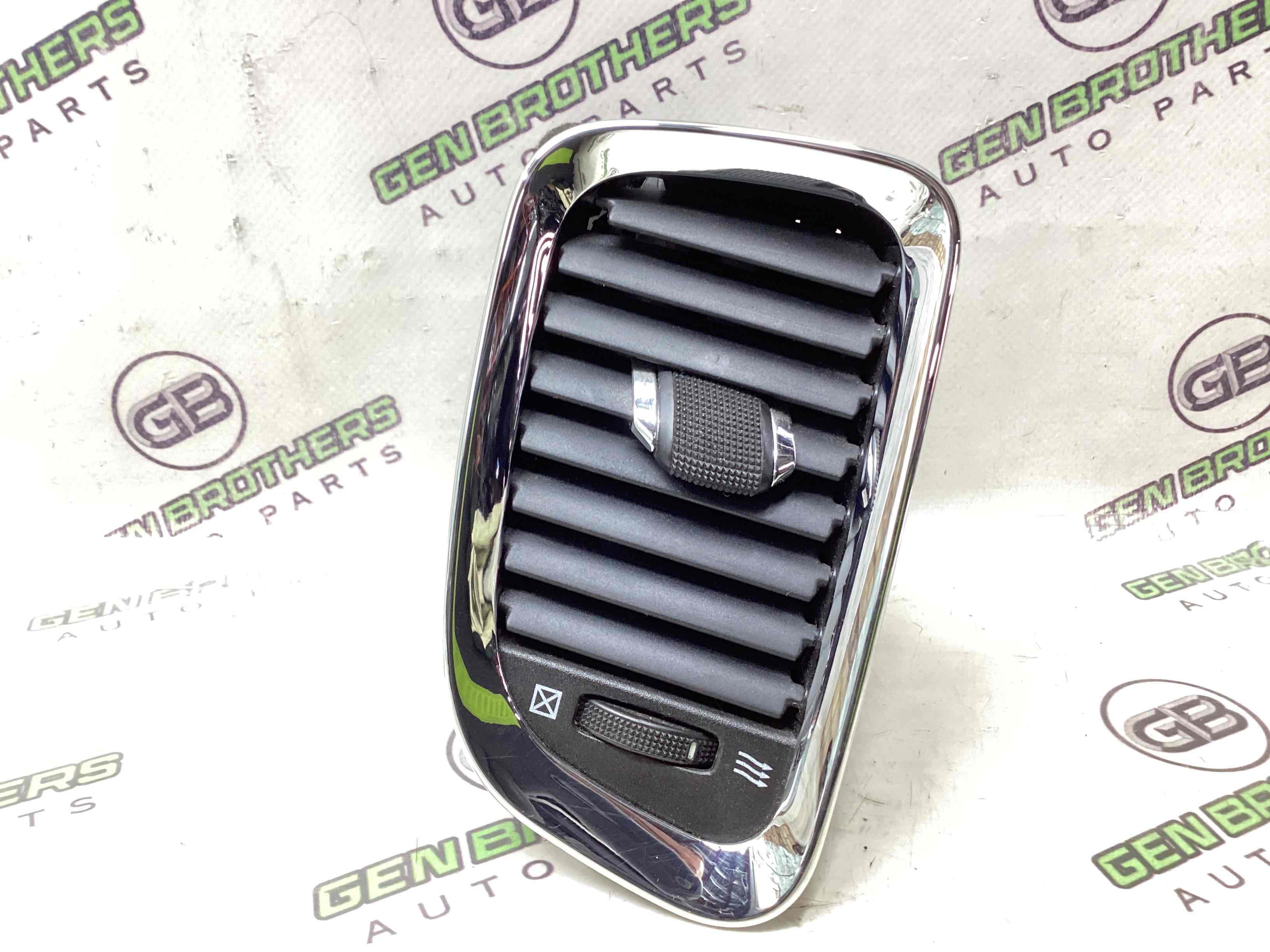 Дефлектор обдува салона