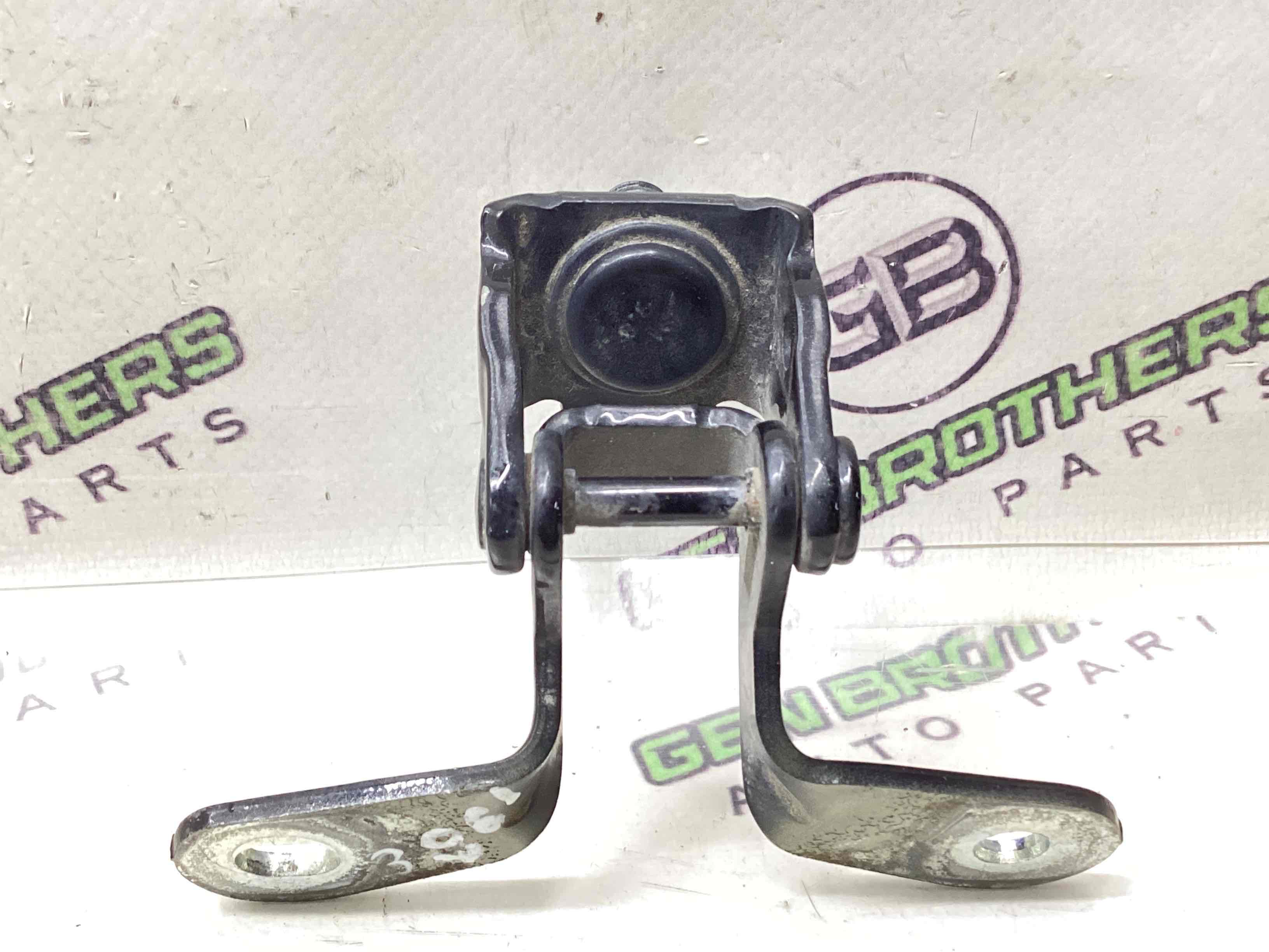 Петля крышки багажника, двери багажника