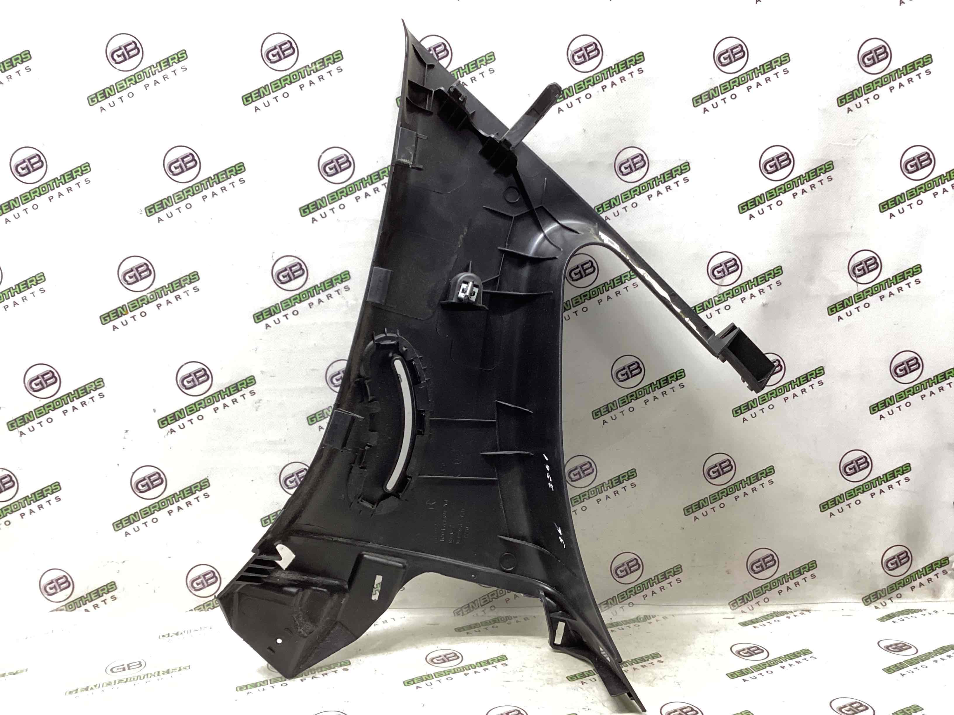 Обшивка задней стойки левая