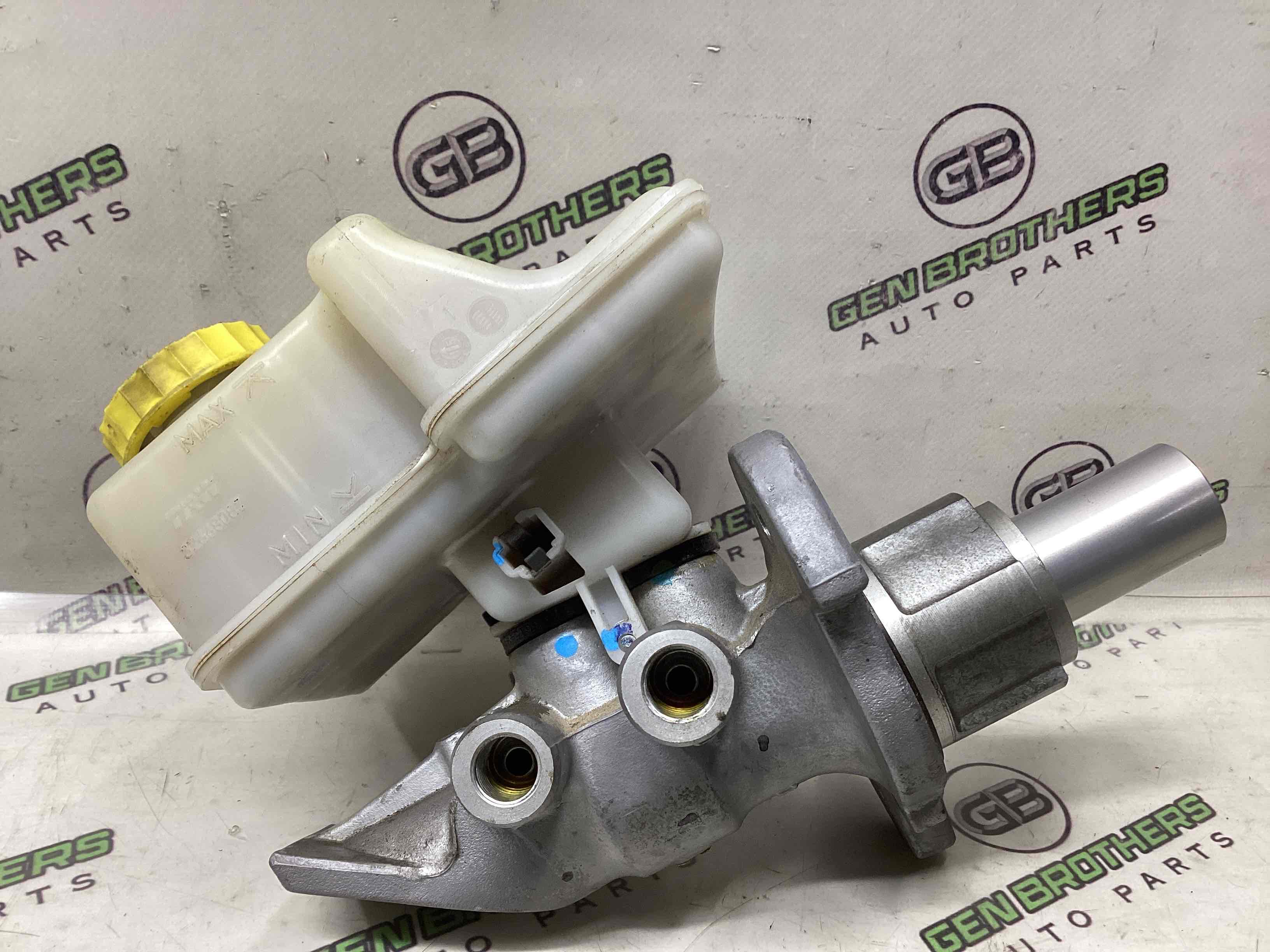 Цилиндр тормозной главный