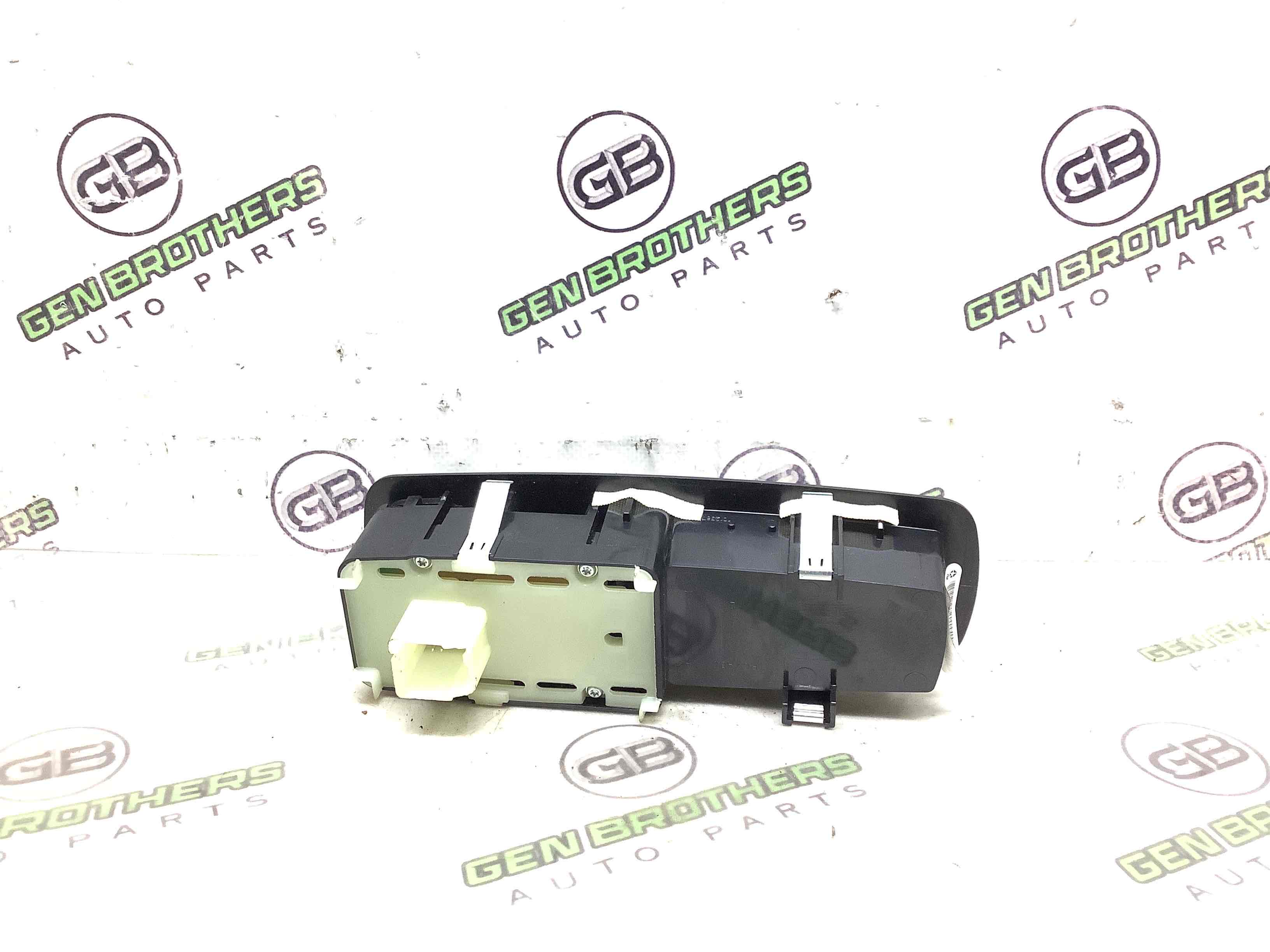 Кнопки управления стеклоподъемниками