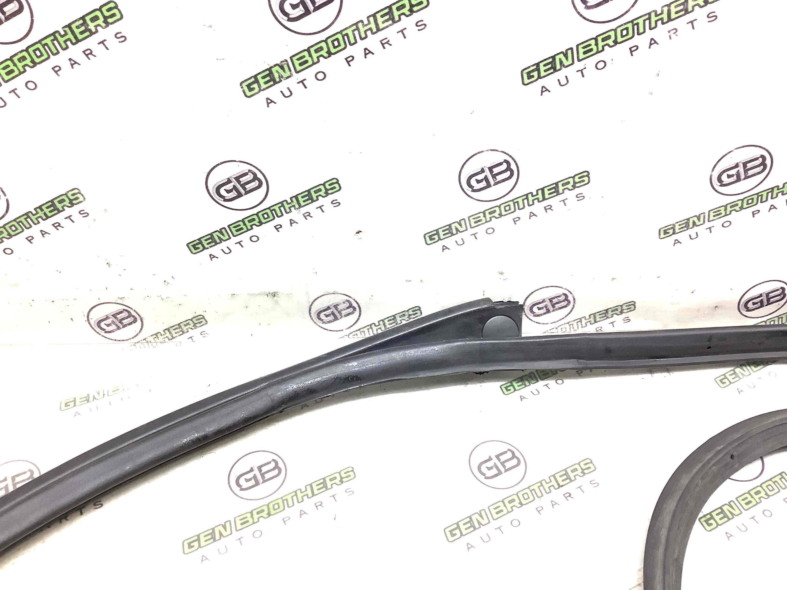 Уплотнитель стекла, двери