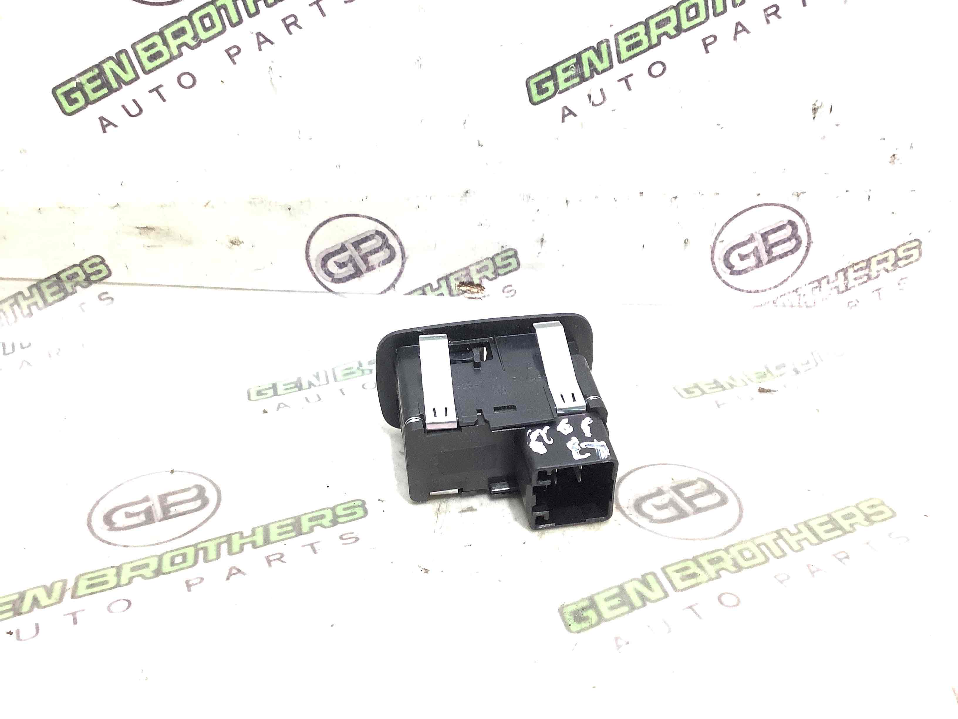 Кнопки керування склопідйомниками