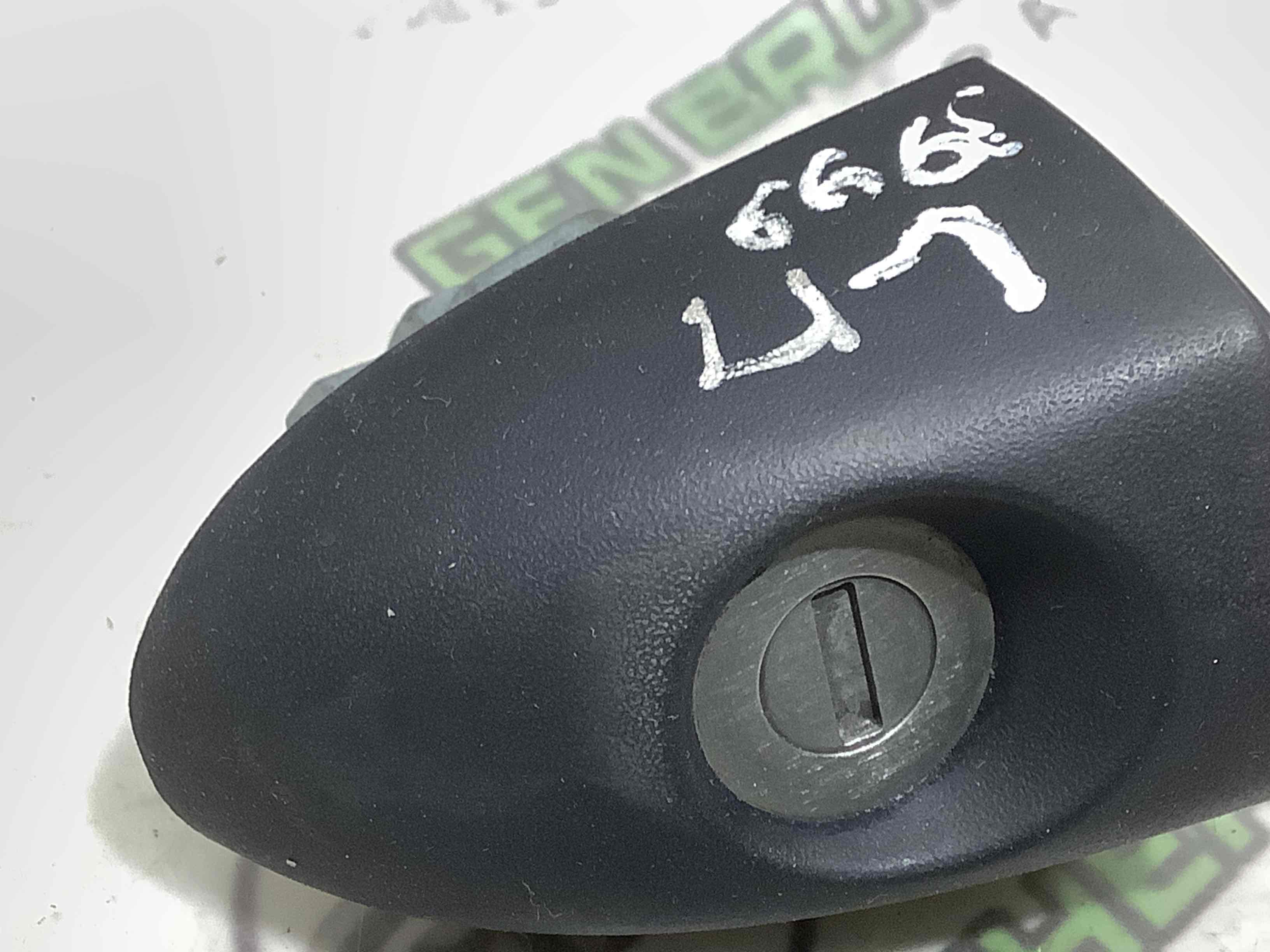 Заглушка ручки дверей