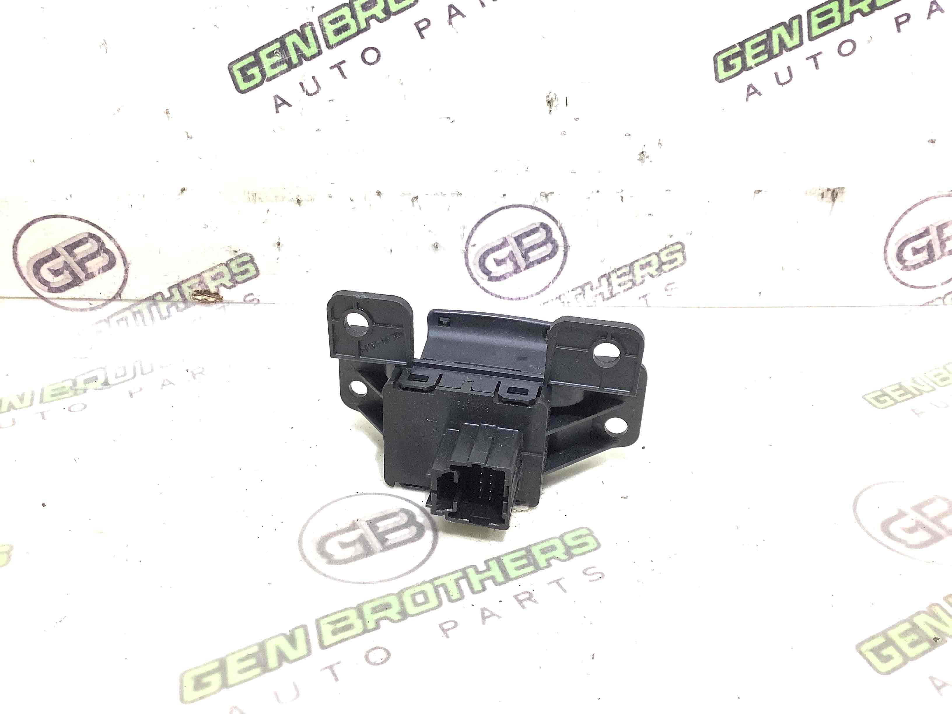 Кнопка ручного гальма ручника