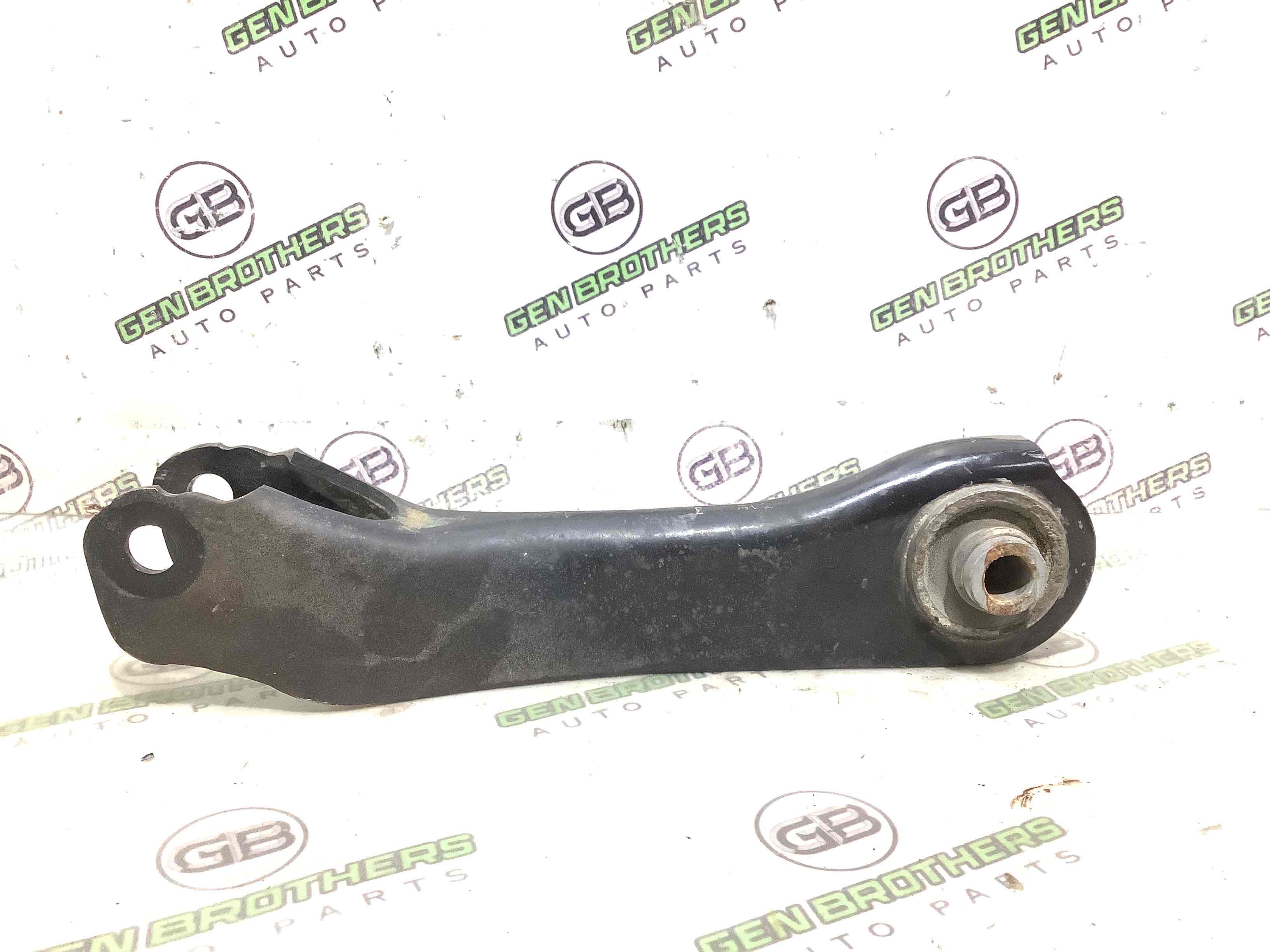 Важіль задній правий