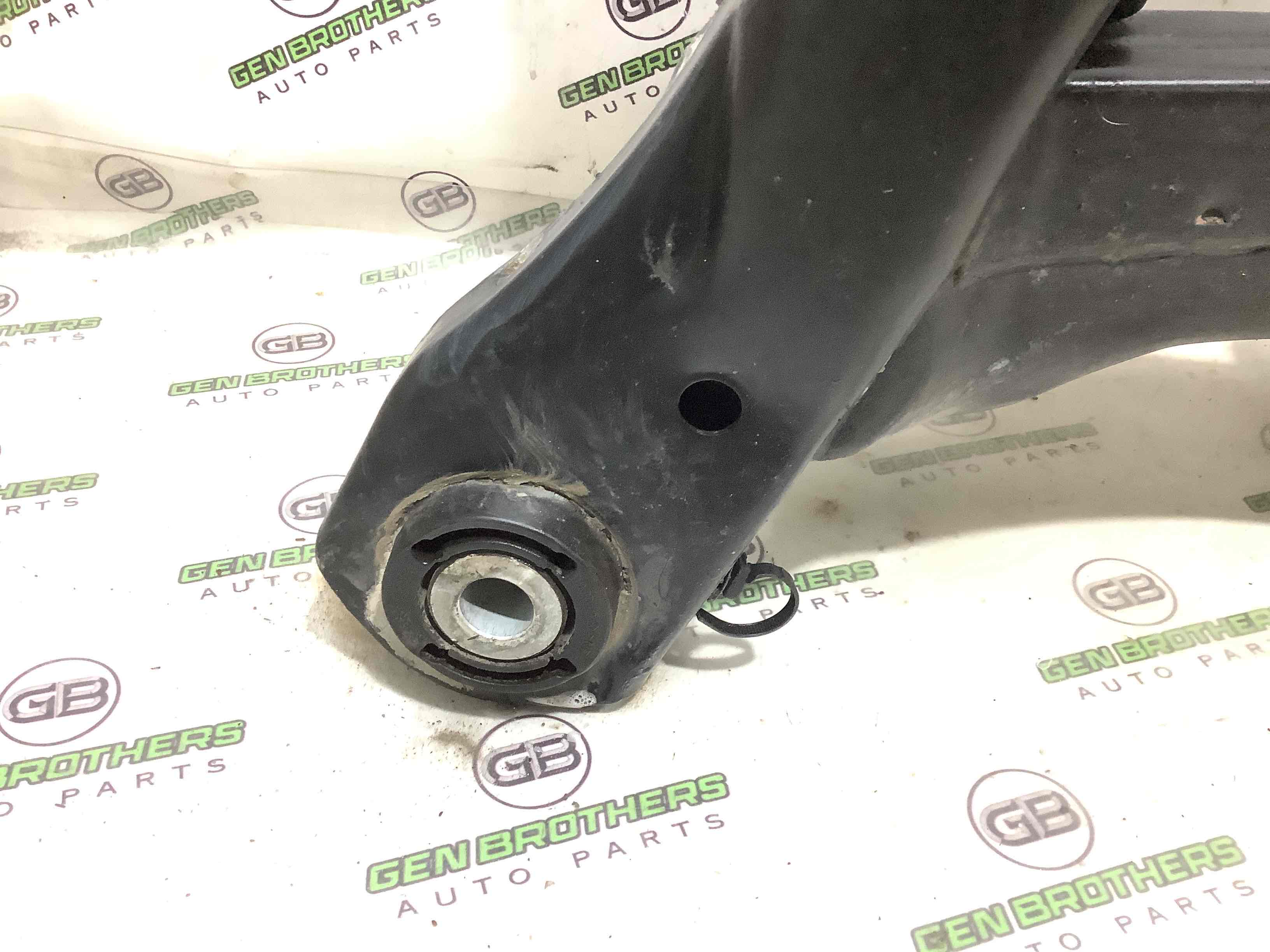 Балка підвіски задня підрамник