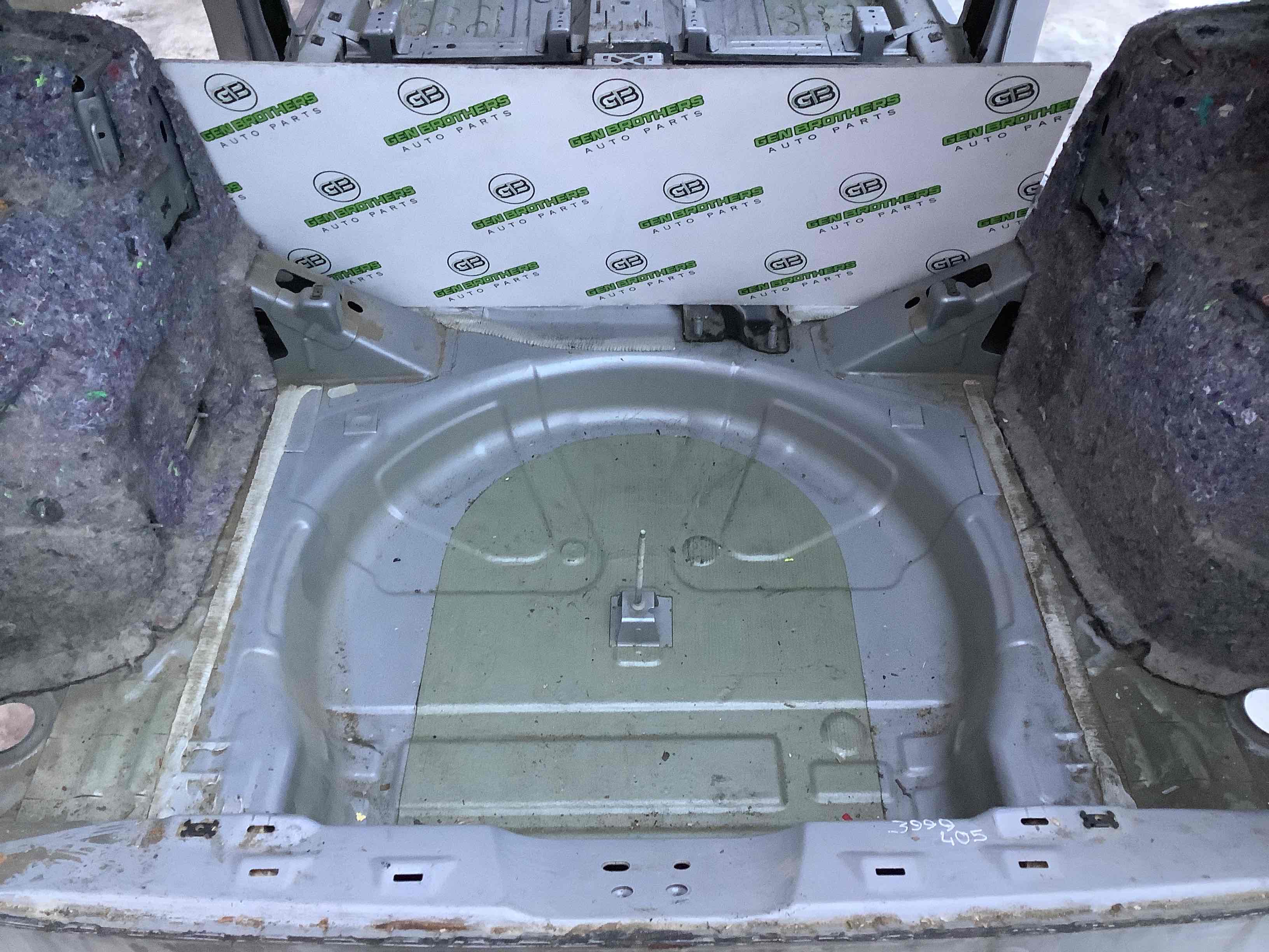 Корито багажника