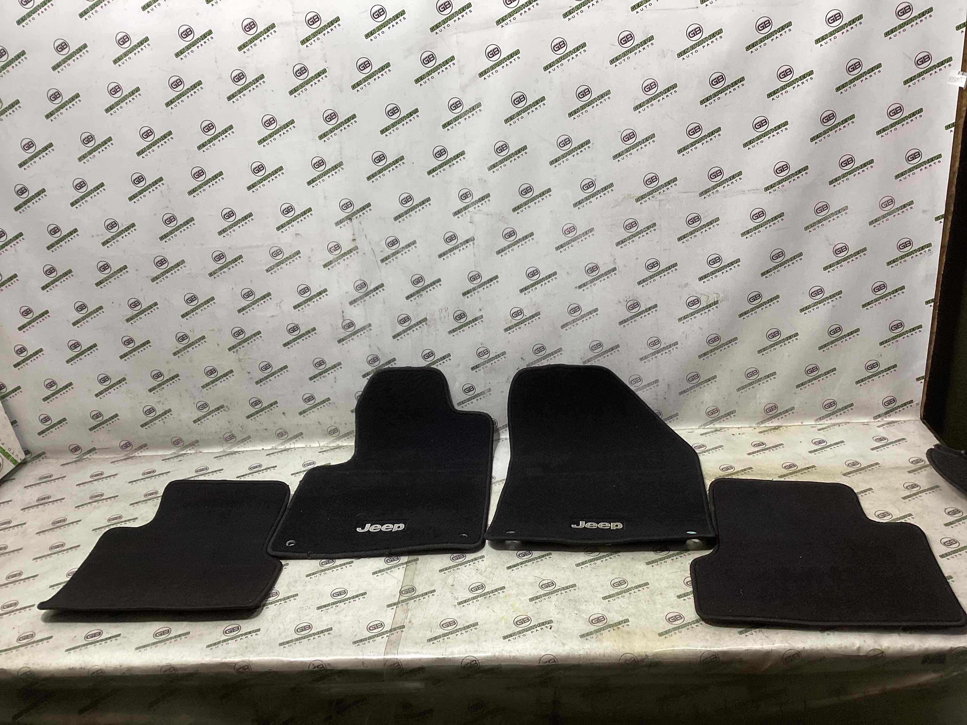 Килимки комплекти, підлога салону