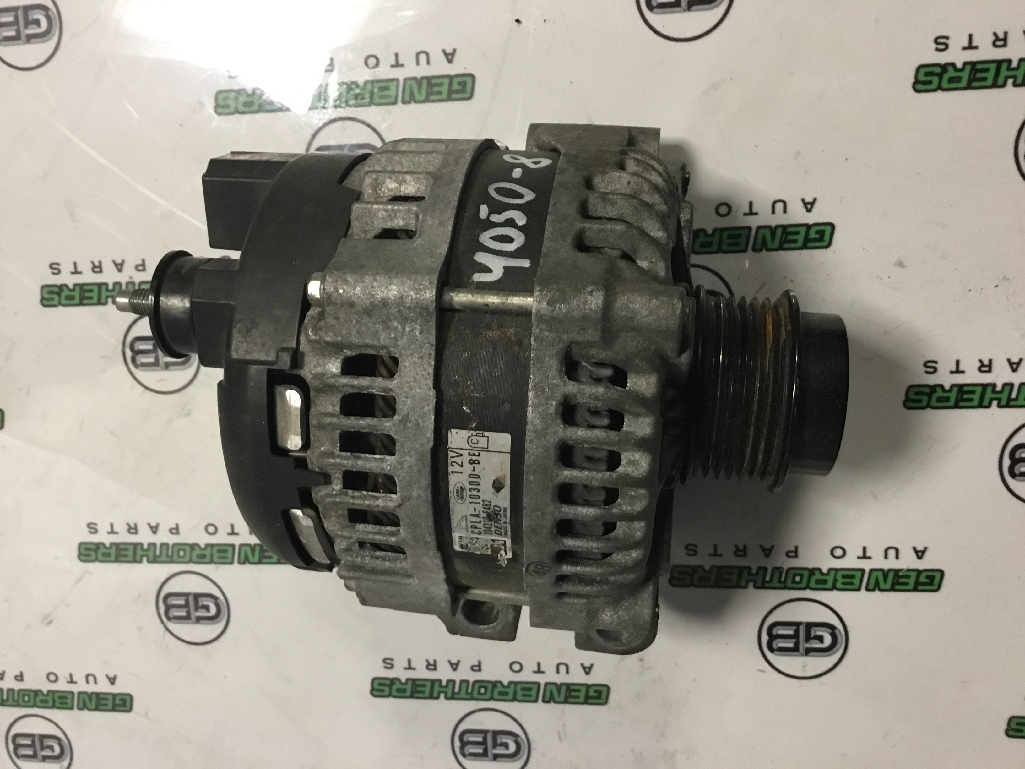 Генератор, кронштейн генератора