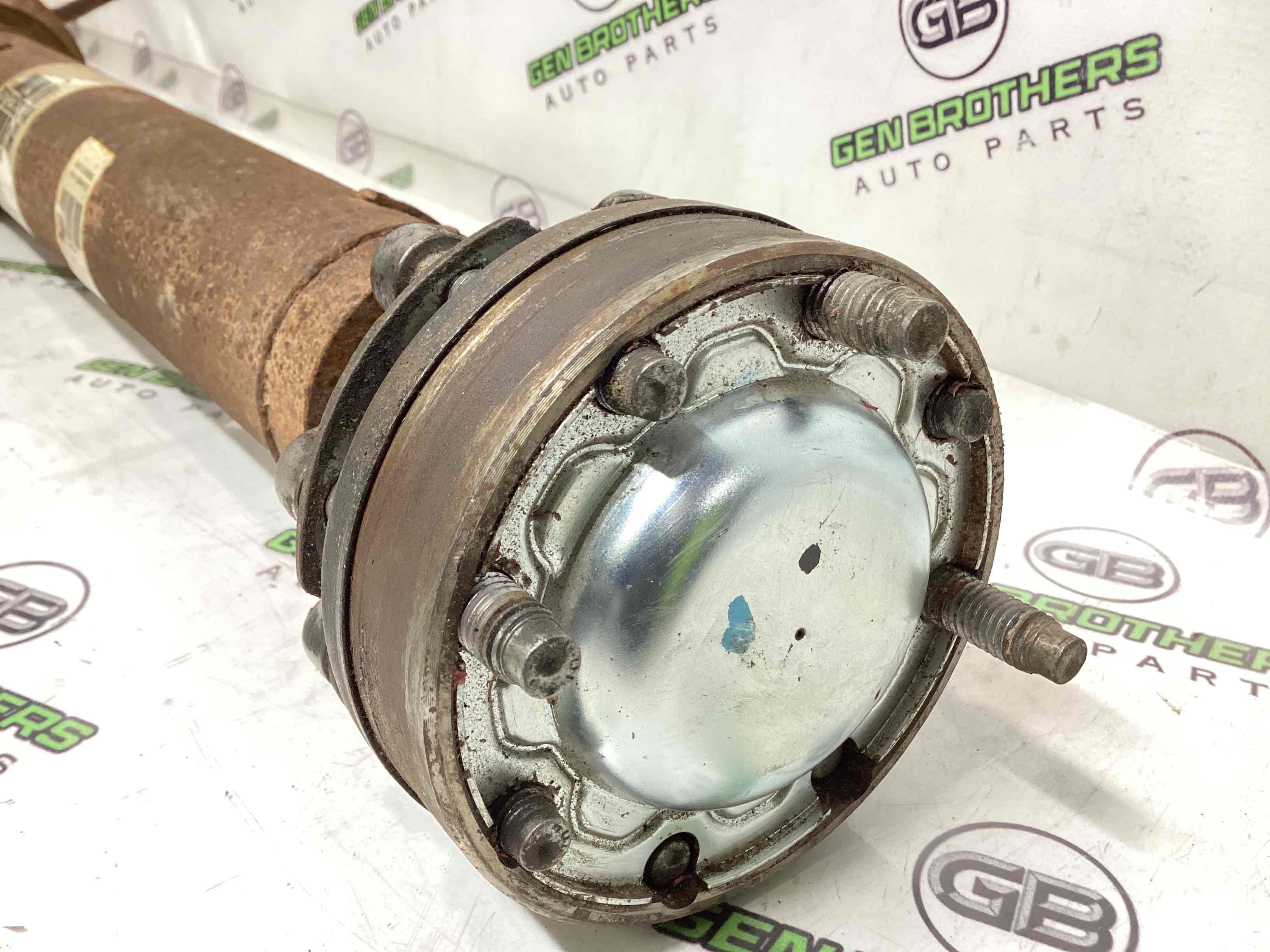 Карданний вал