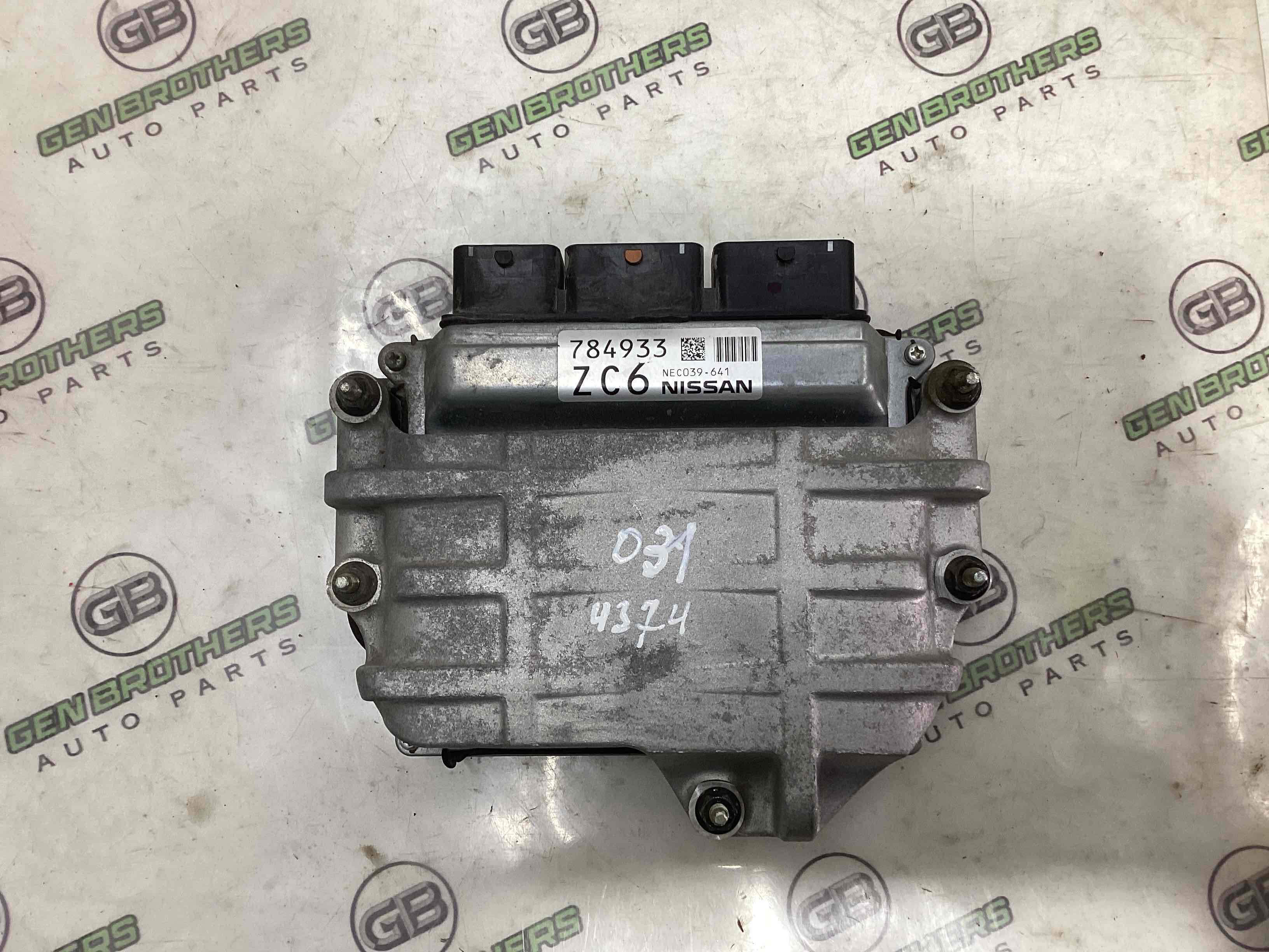 Блок ECU комп'ютер двигуна