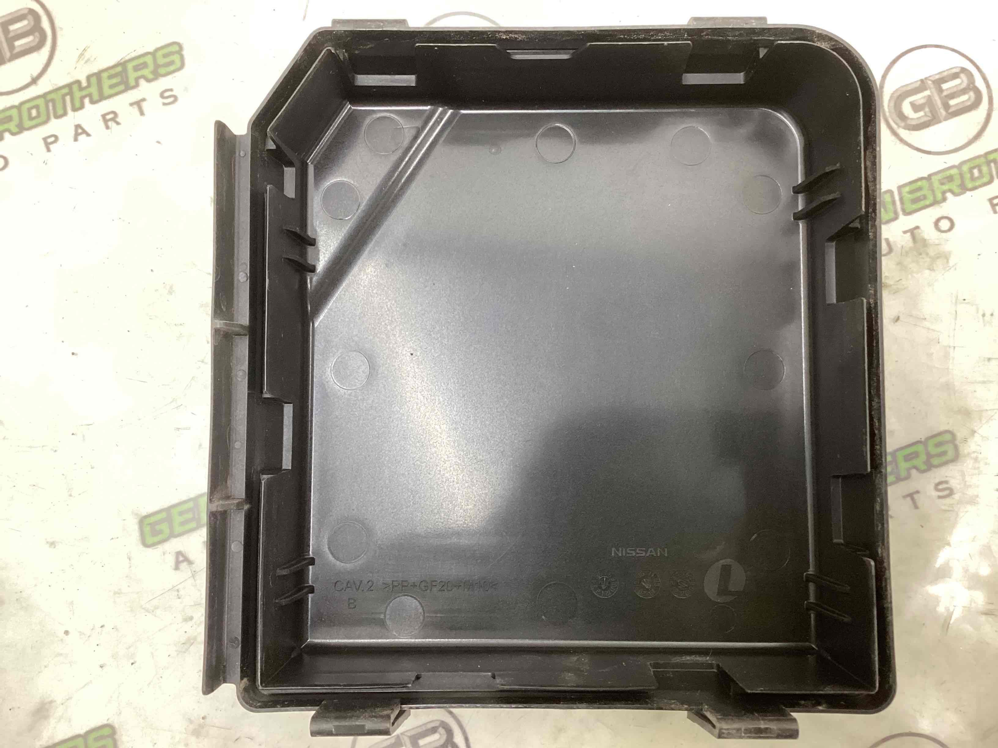 Кришка корпус блоку запобіжників