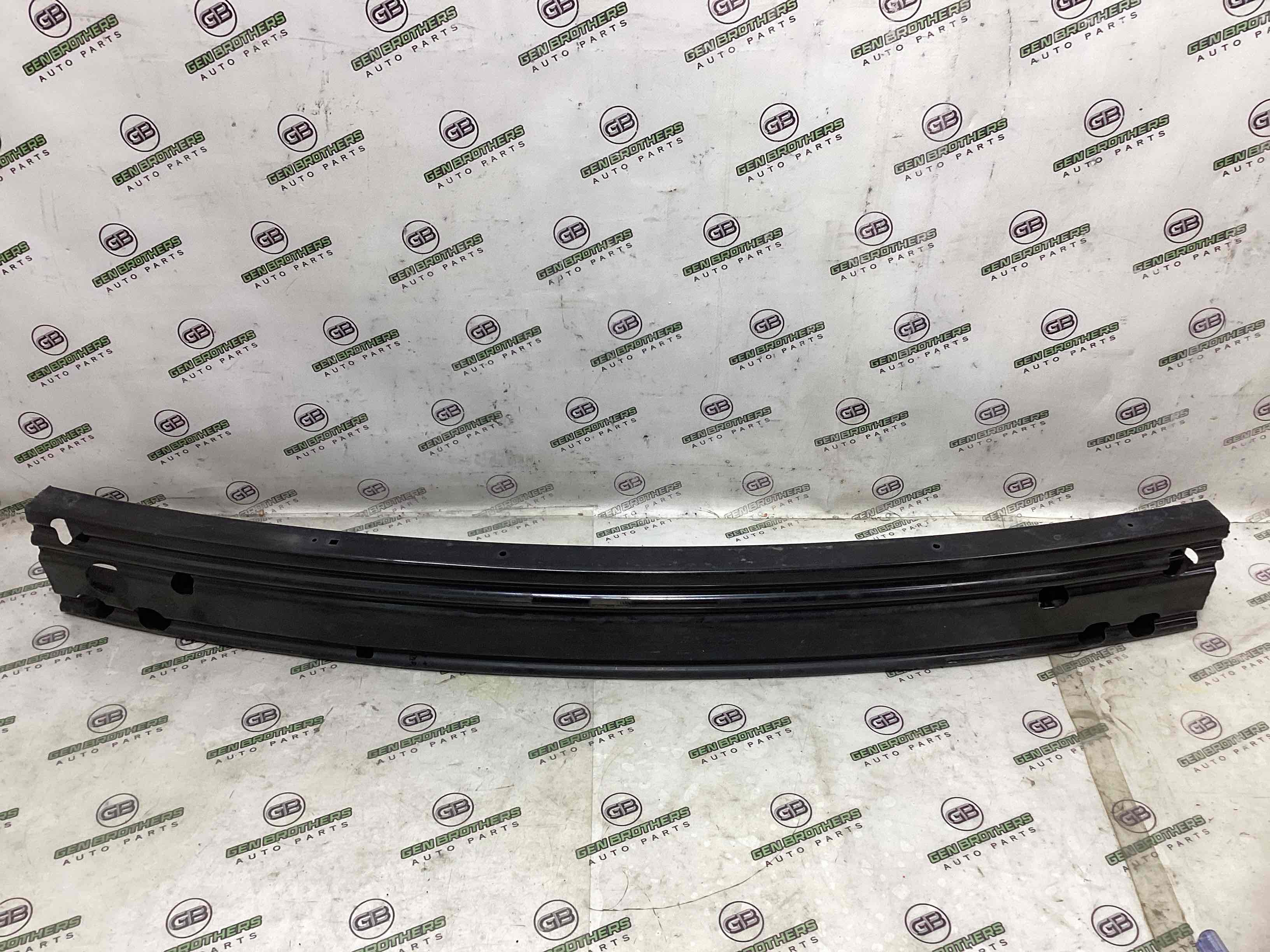 Підсилювач бампера переднього