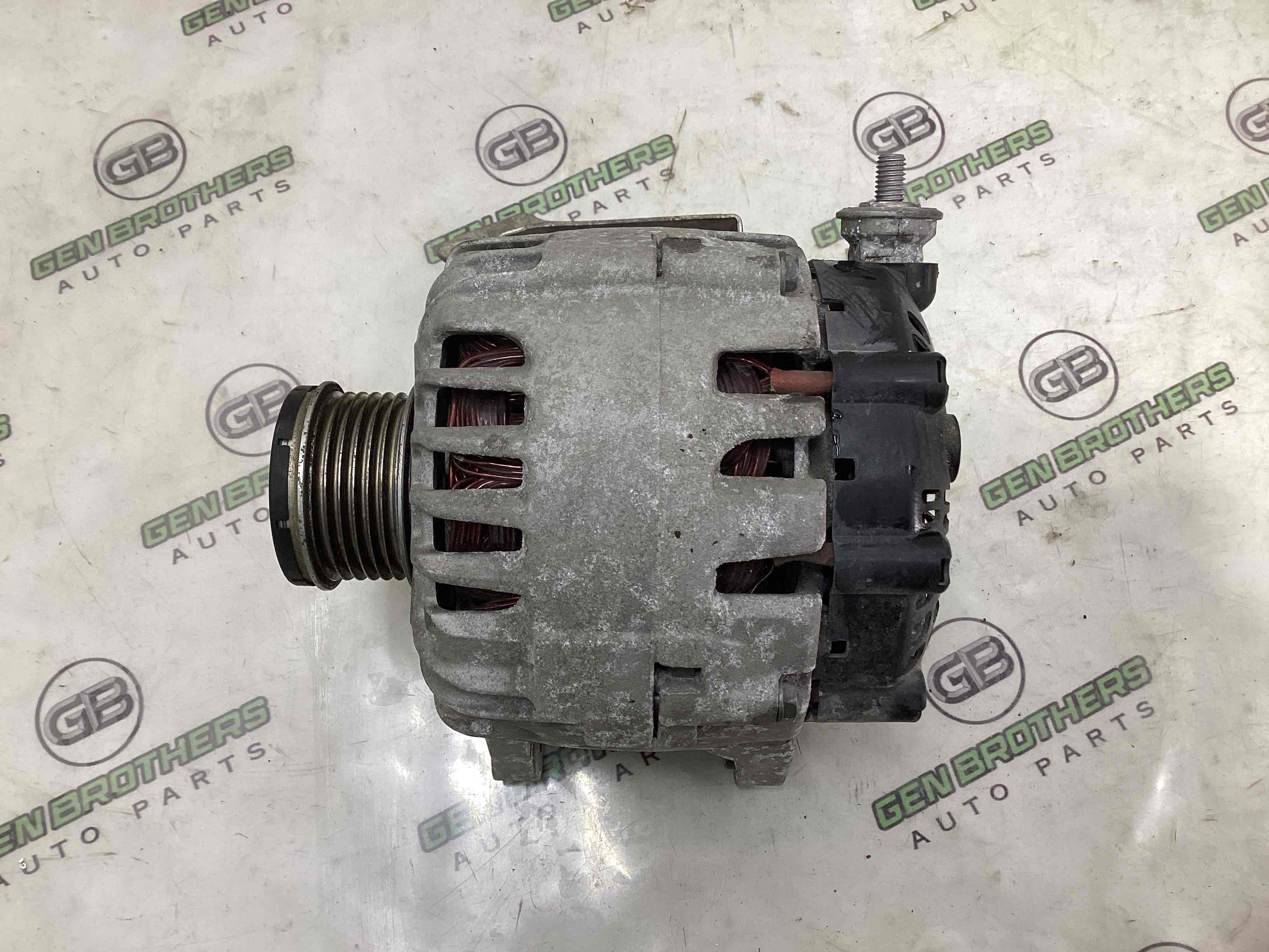 Генератор, кронштейн генератора