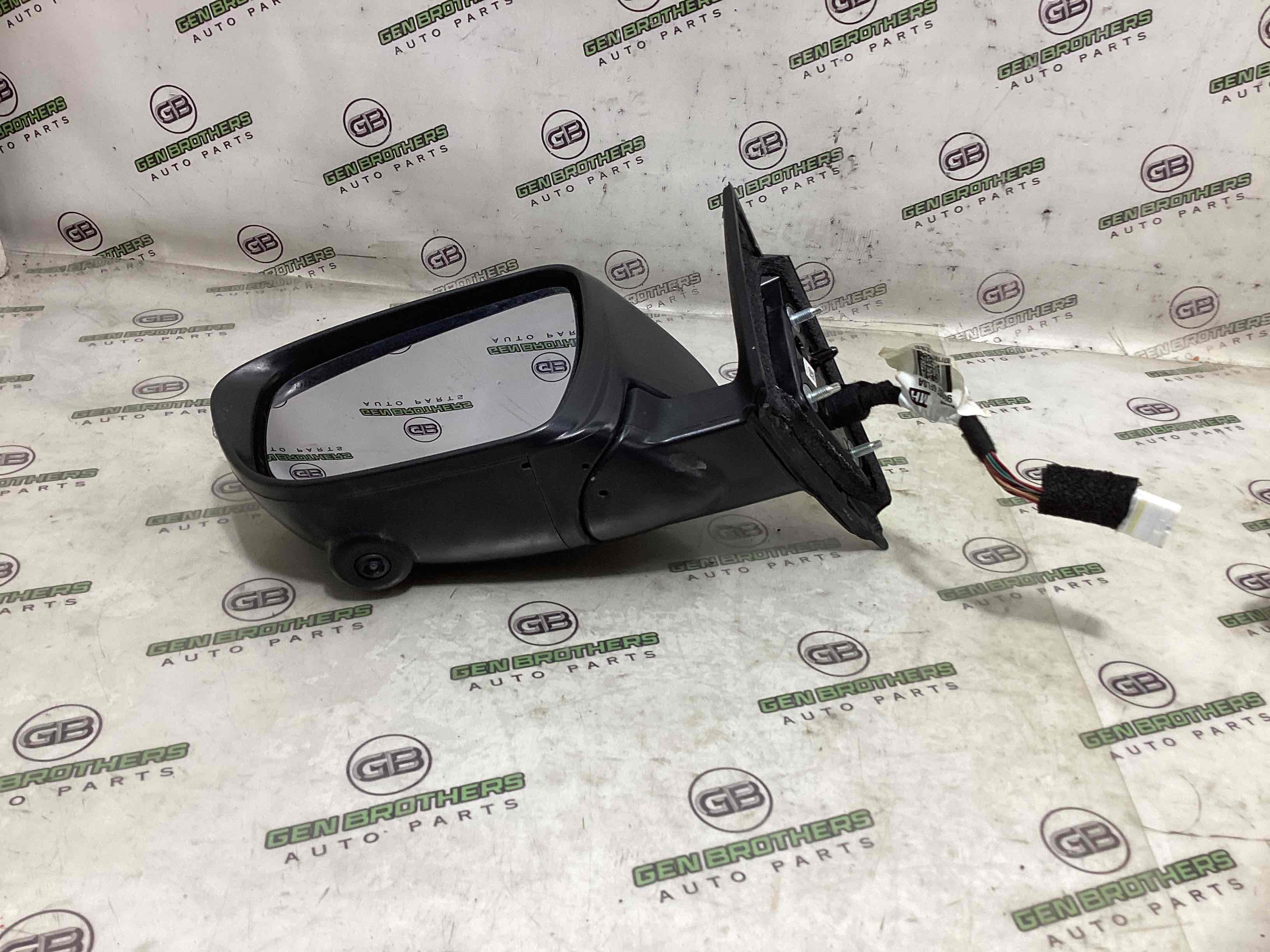 Дзеркало зовнішнє ліве