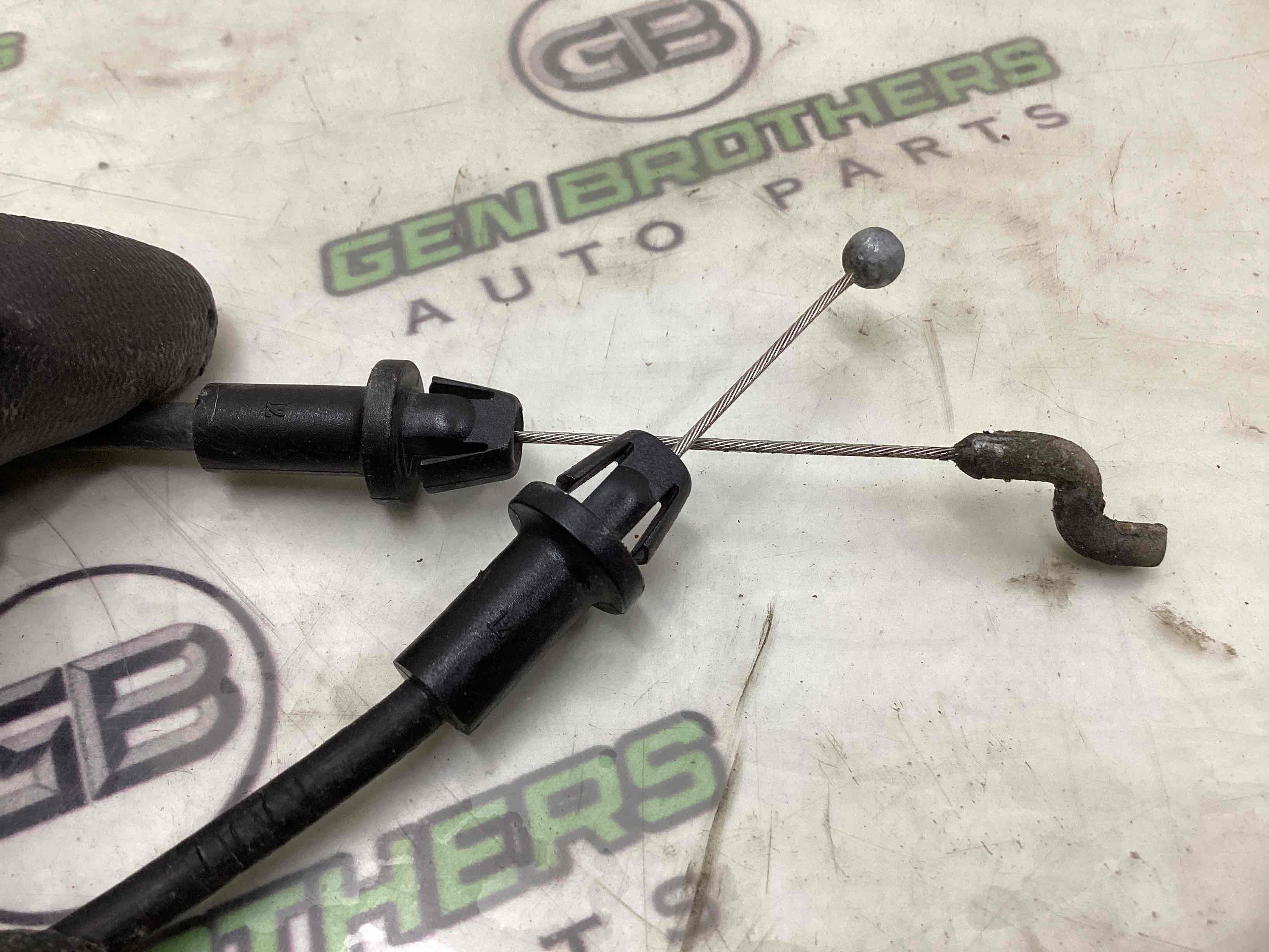 Замок капота, трос капота