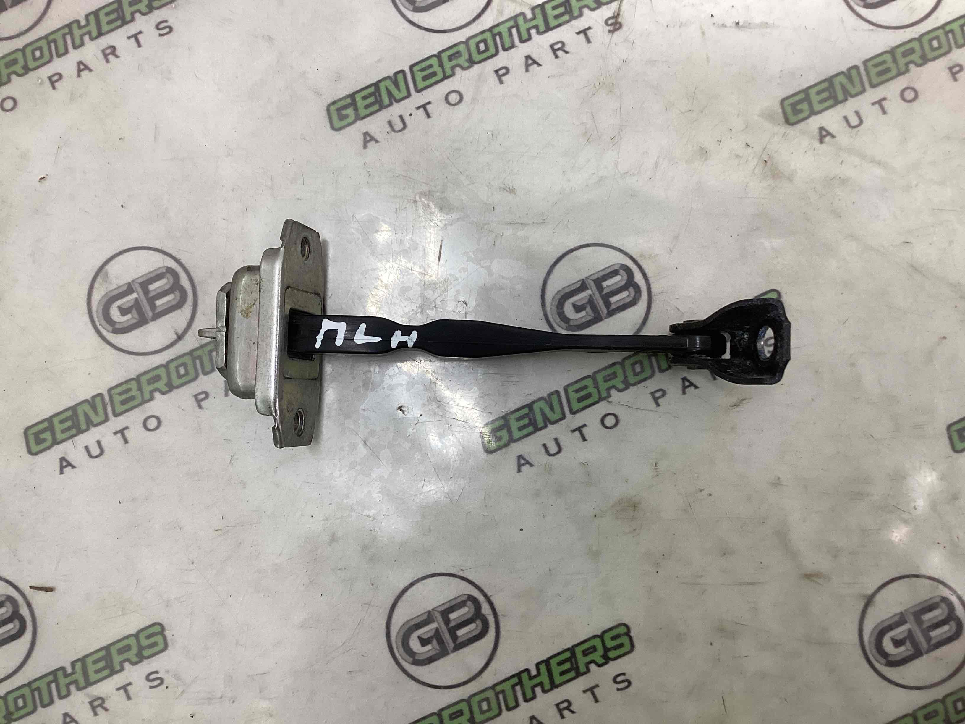 Обмежувач відчинення дверей