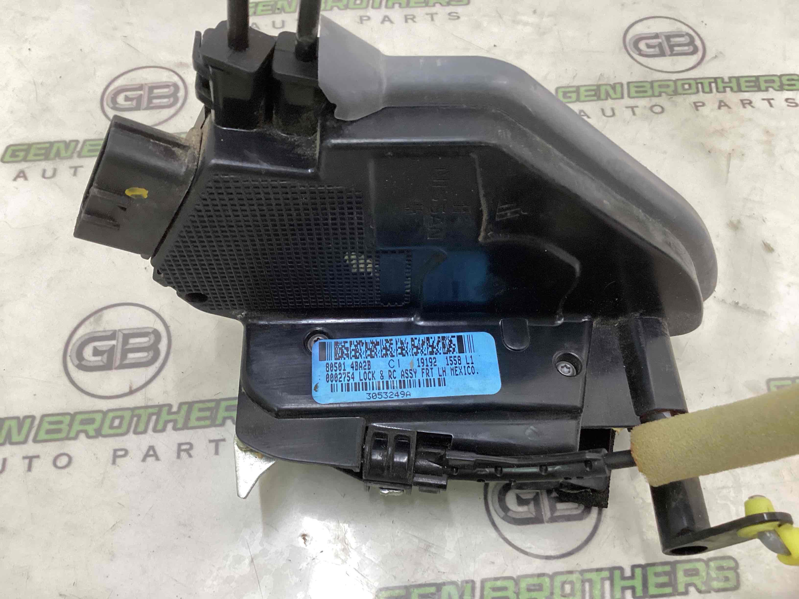 Замок дверей передньої лівої