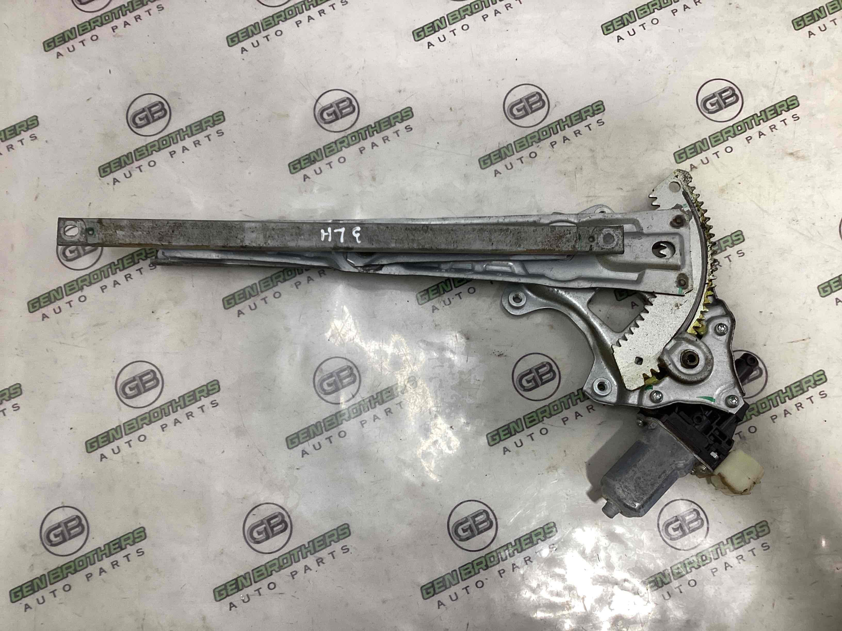 Склопідйомник задній лівий