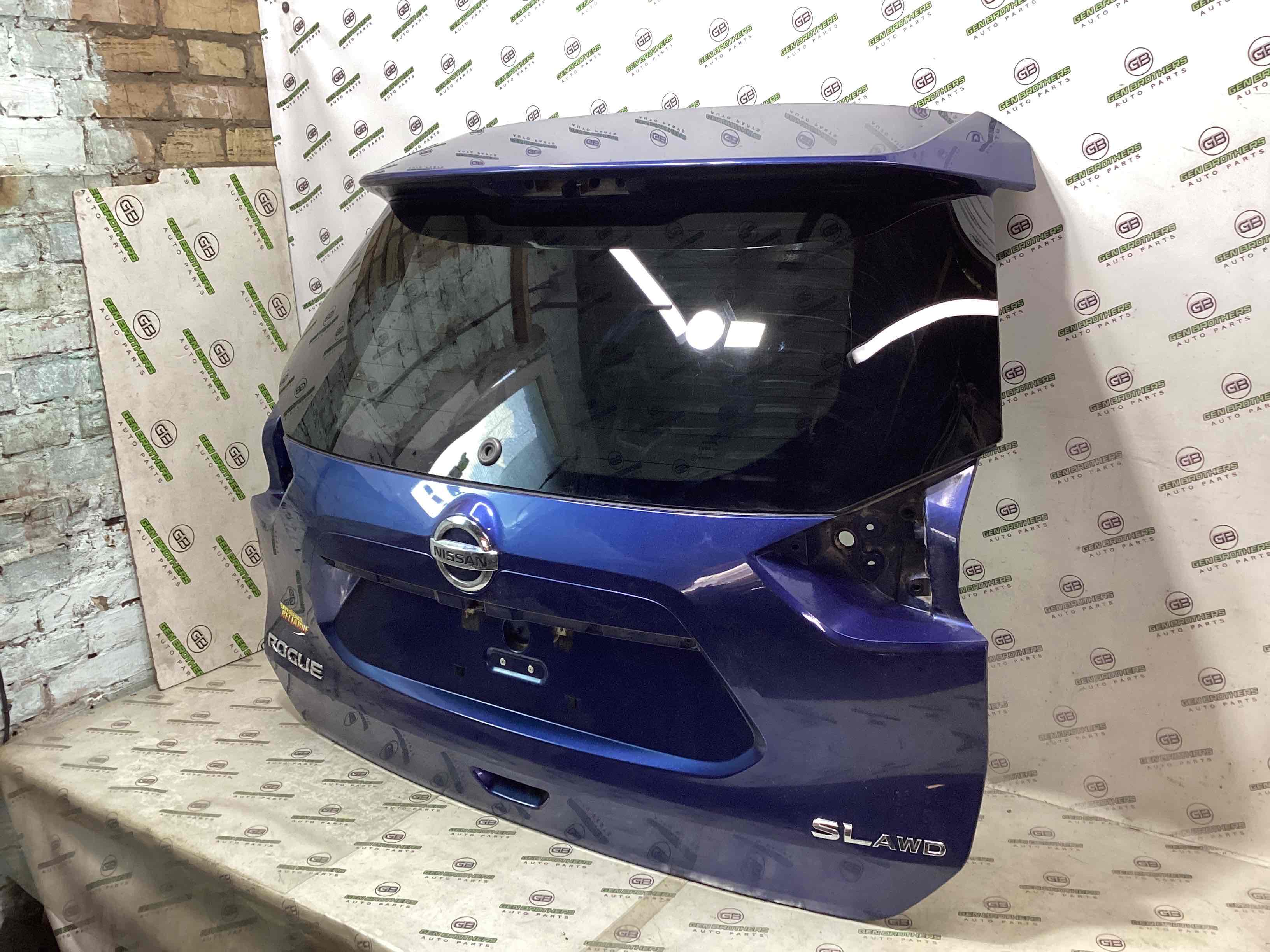 Кришка багажника, двері багажника