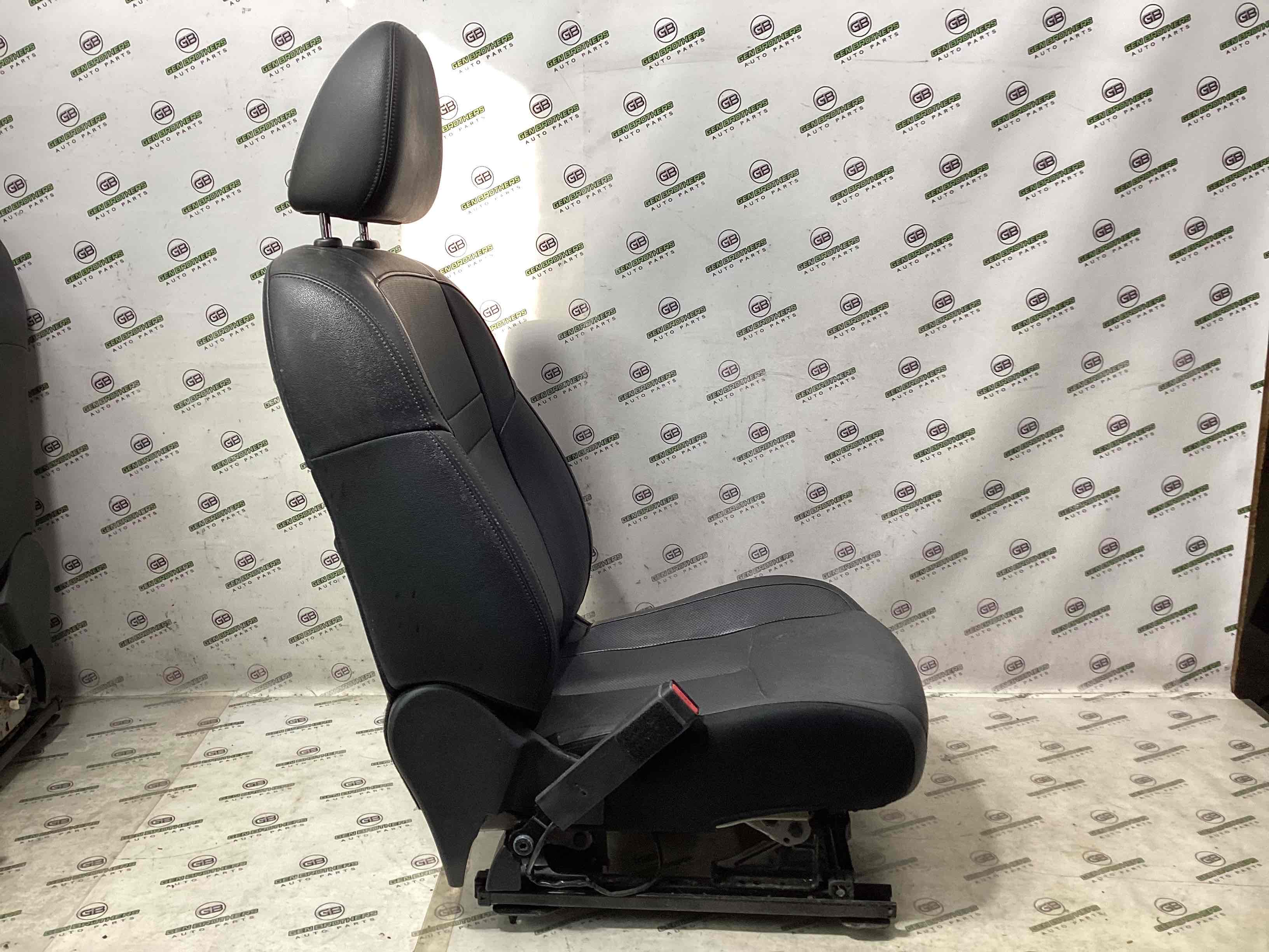 Салон комплект сидінь